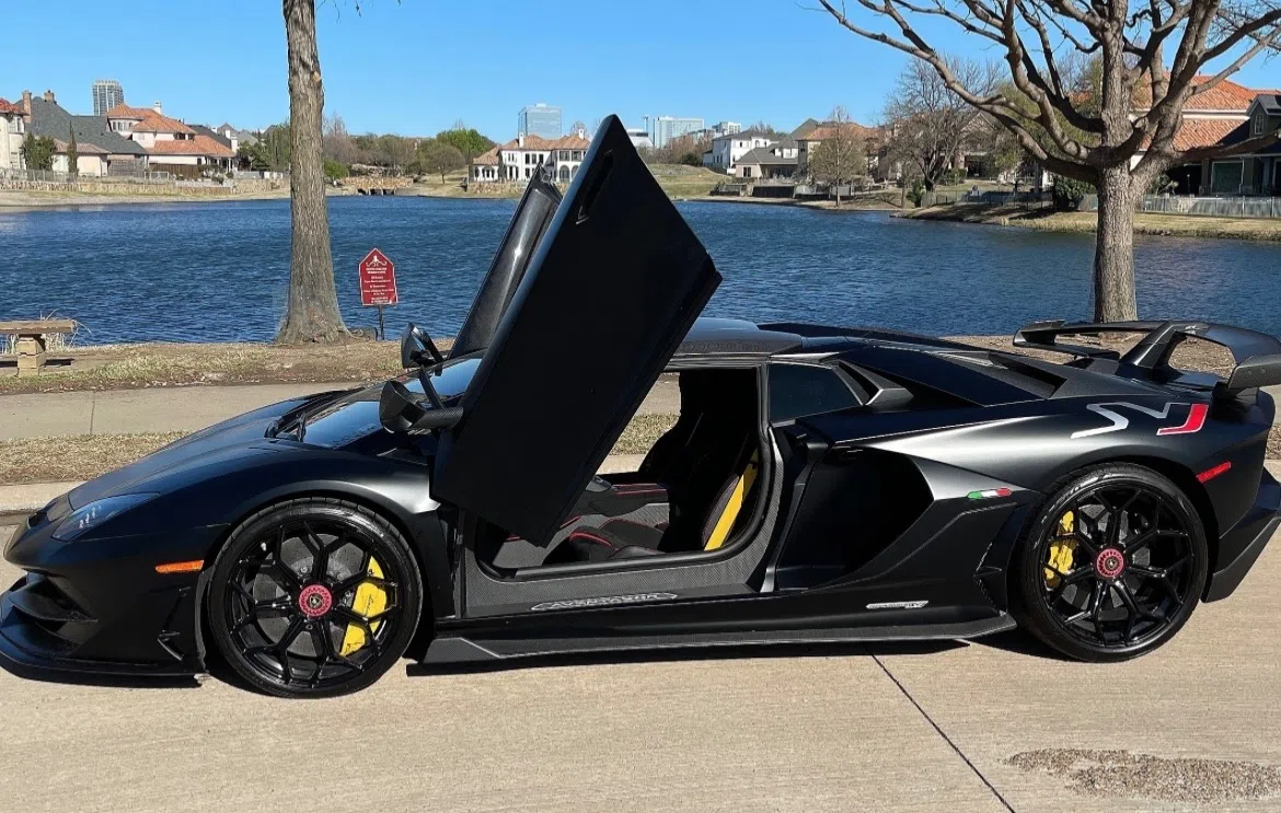 2021 Lamborghini Aventador Coupé