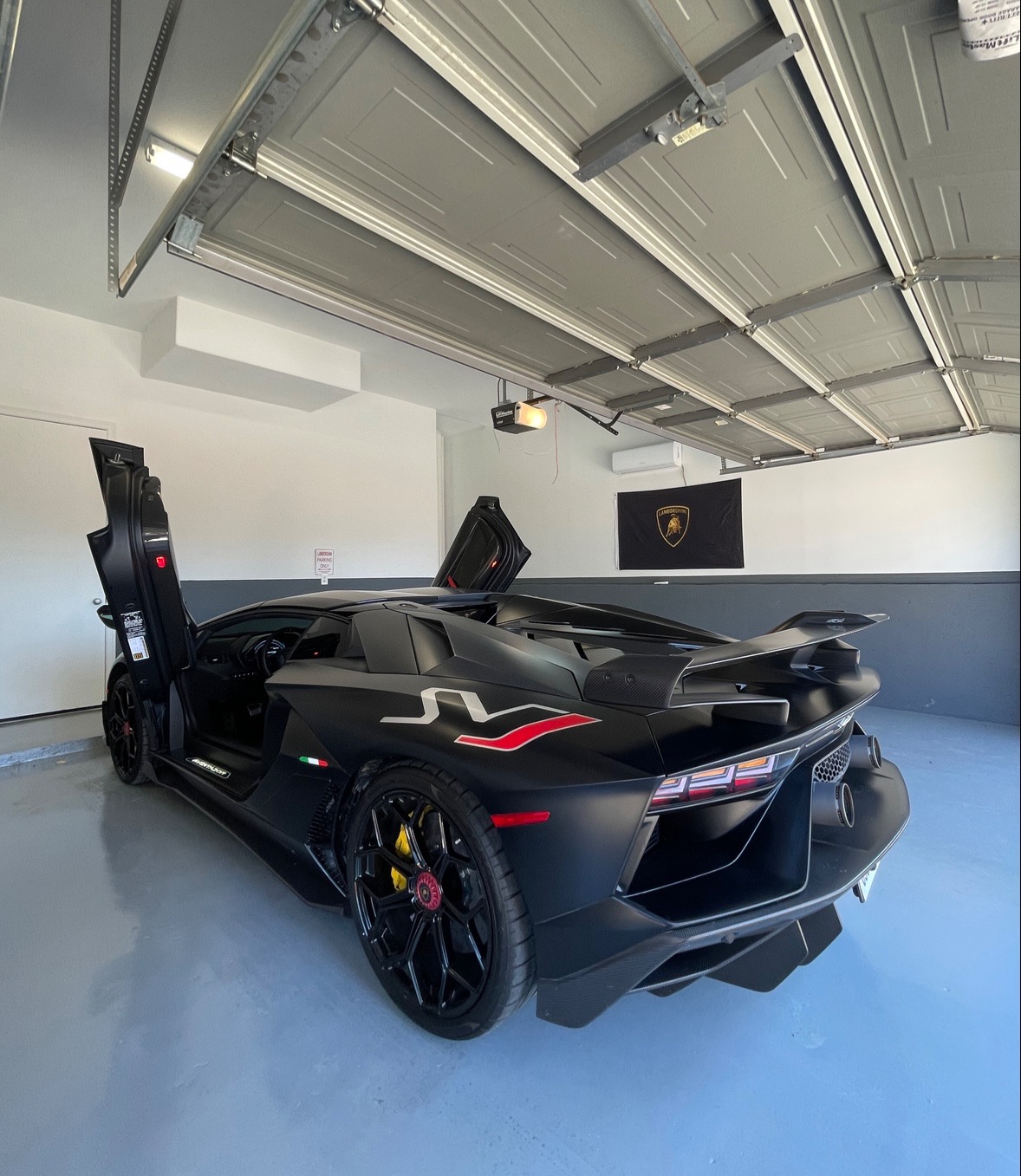 2021 Lamborghini Aventador Coupé, 3/13