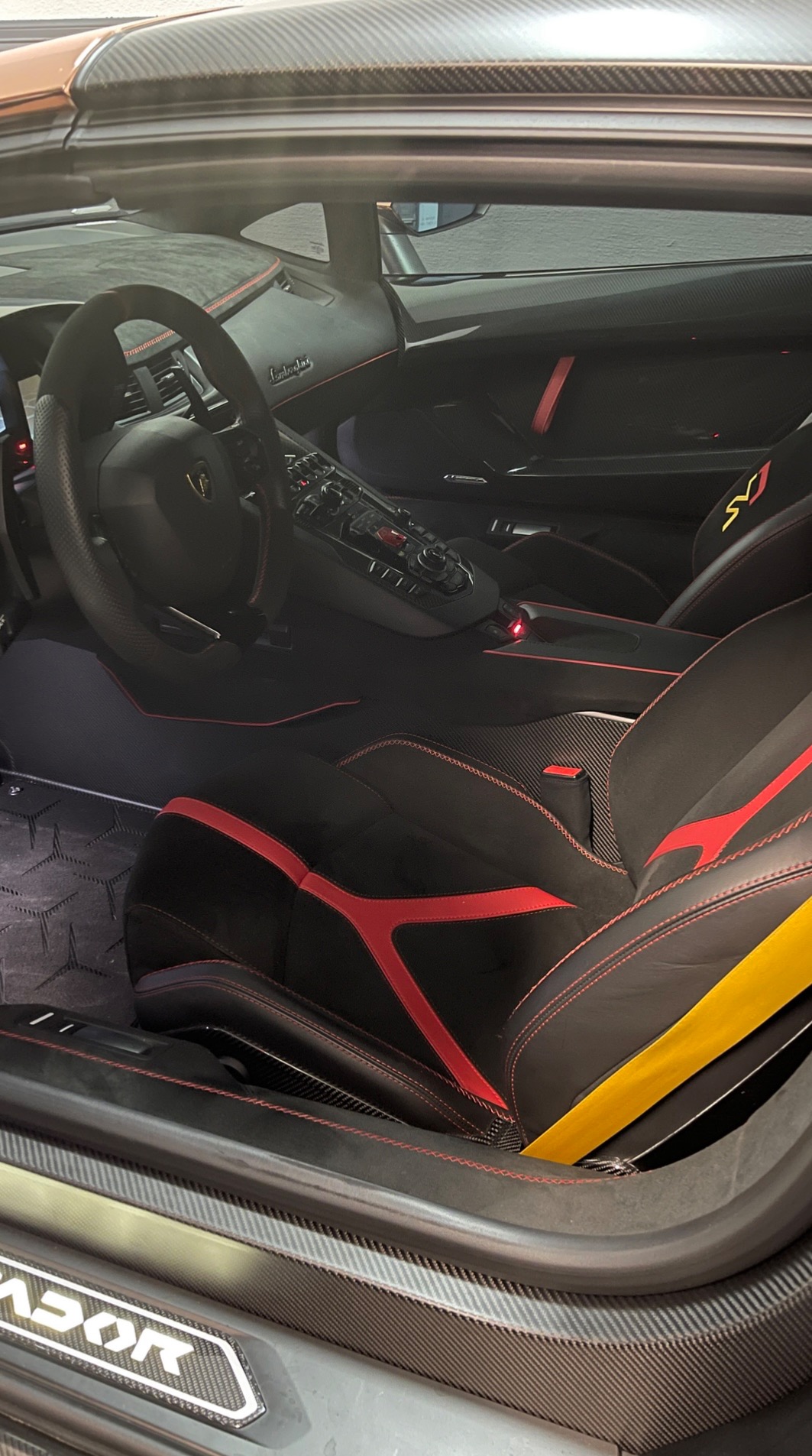 2021 Lamborghini Aventador Coupé, 11/13