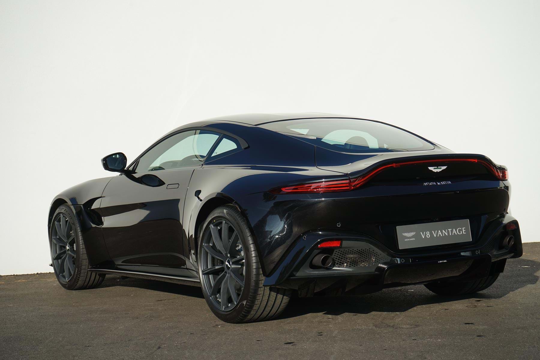 2019 Aston Martin Vantage V8, 8/10