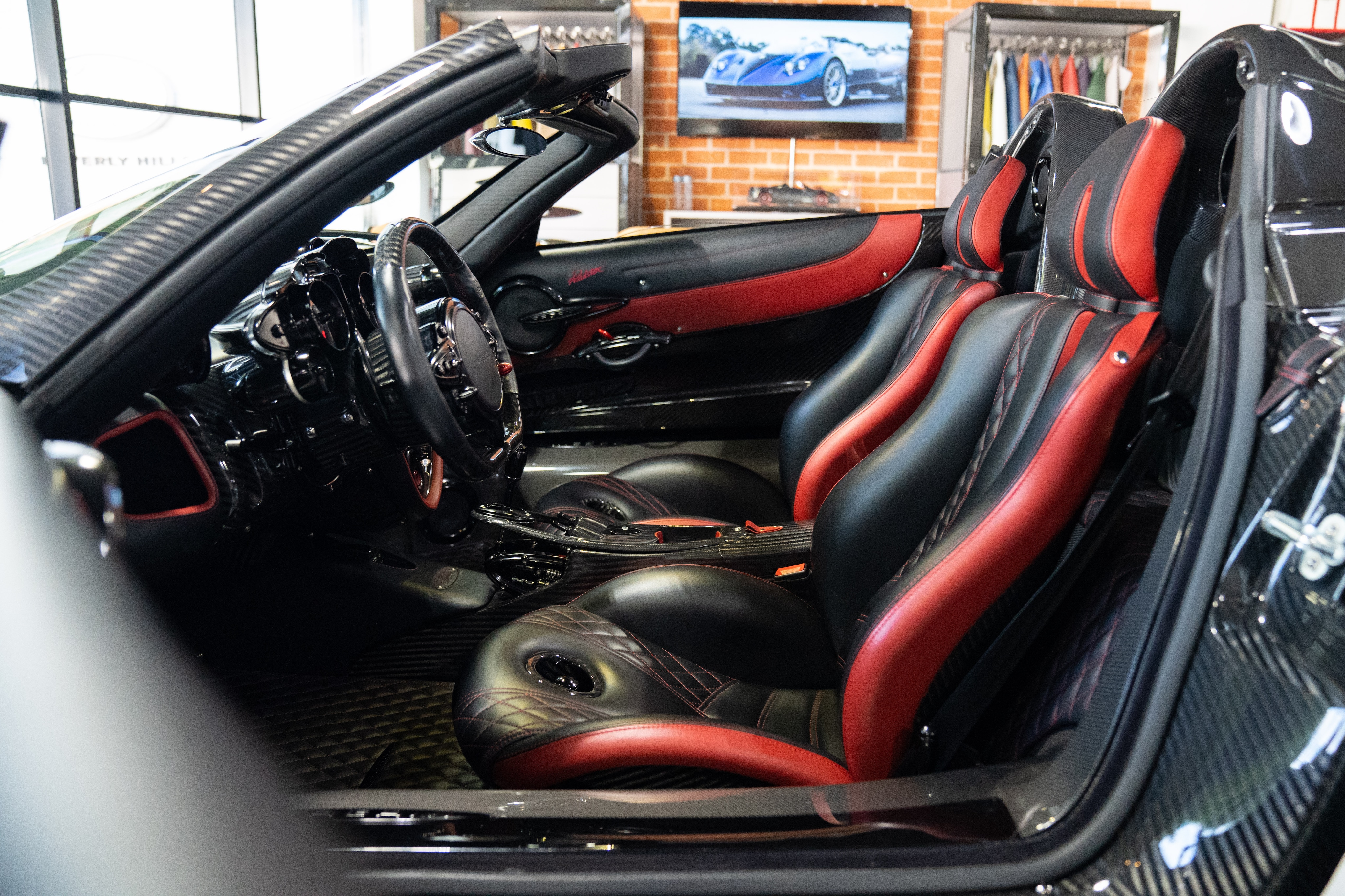 2017 Pagani Huayra Roadster, 33/37