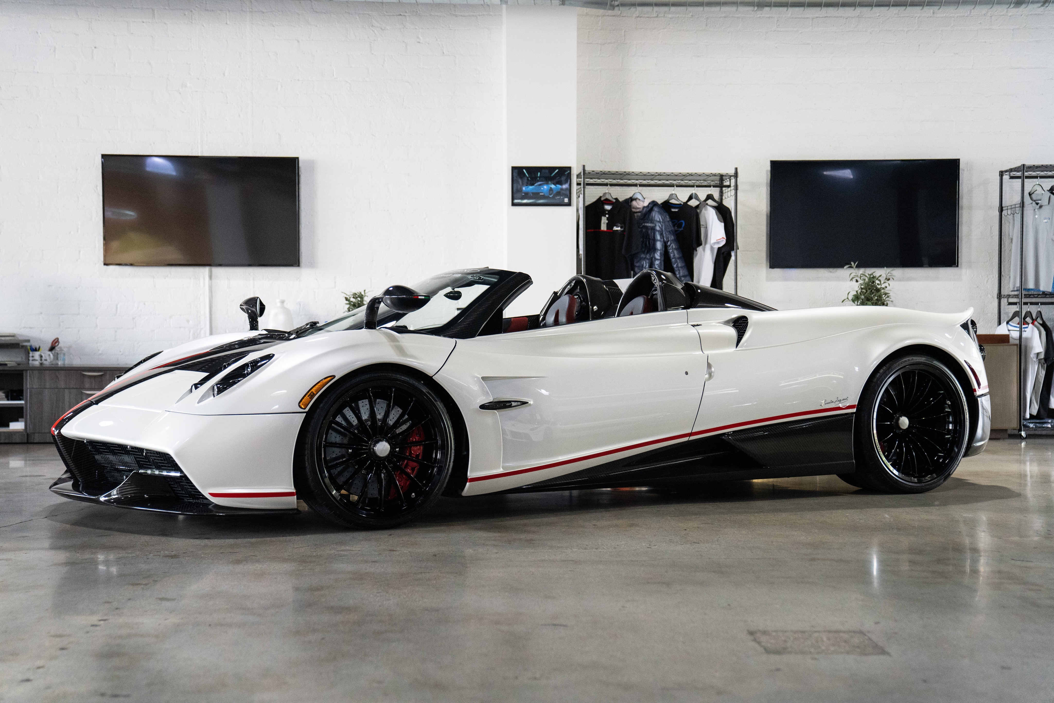 2017 Pagani Huayra Roadster, 19/37