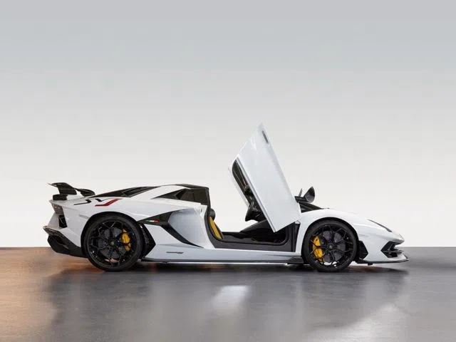 2020 Lamborghini Aventador SVJ Roadster
