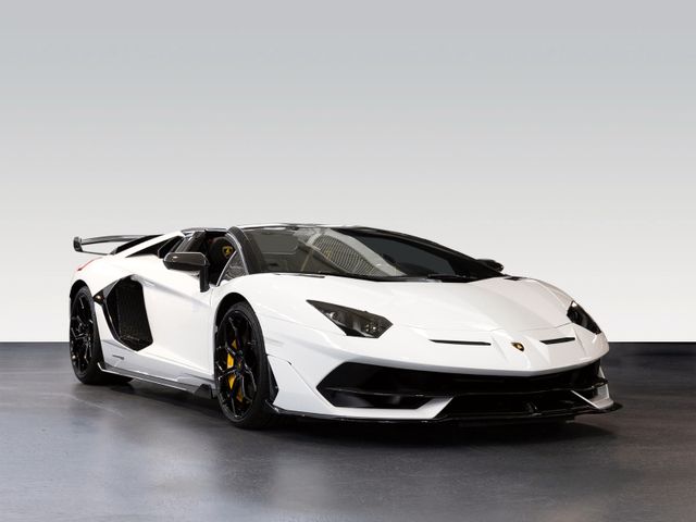 2020 Lamborghini Aventador SVJ Roadster, 2/15
