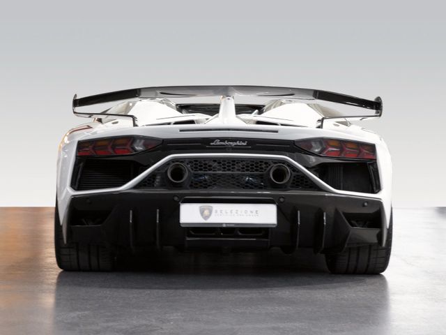 2020 Lamborghini Aventador SVJ Roadster, 4/15