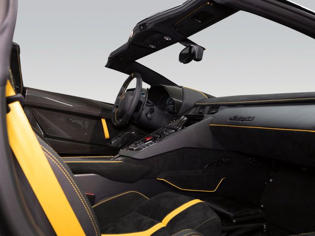 2020 Lamborghini Aventador SVJ Roadster, 10/15