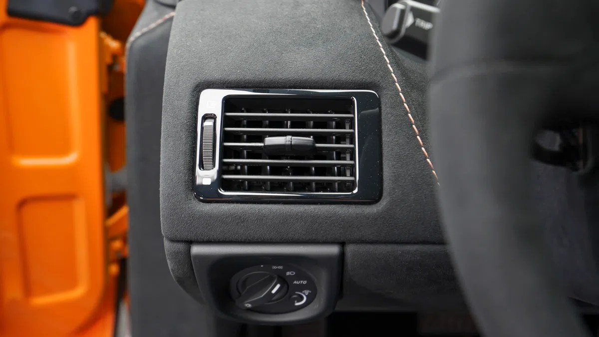 2016 Aston Martin Vantage GT12, detail