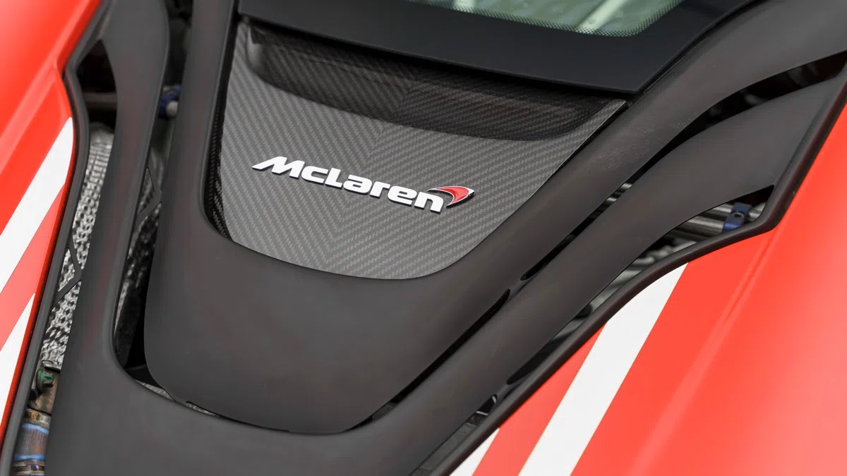 2015 McLaren P1 GTR, 23/24