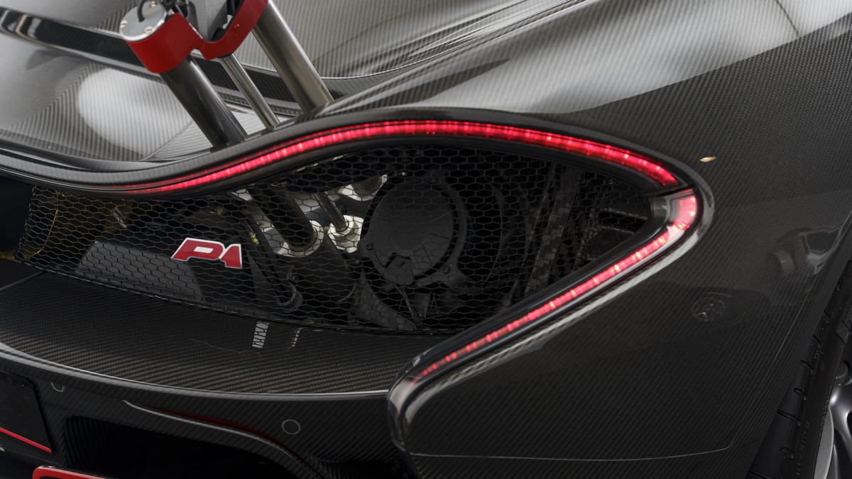 2015 McLaren P1 Carbon Series, 24/26