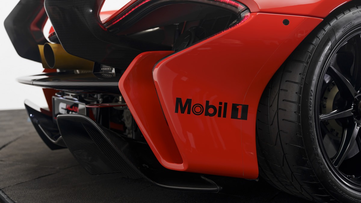 2015 McLaren P1 GTR, 23/24