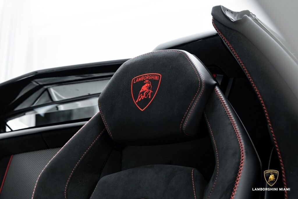 2021 Lamborghini Aventador SVJ, 24/25