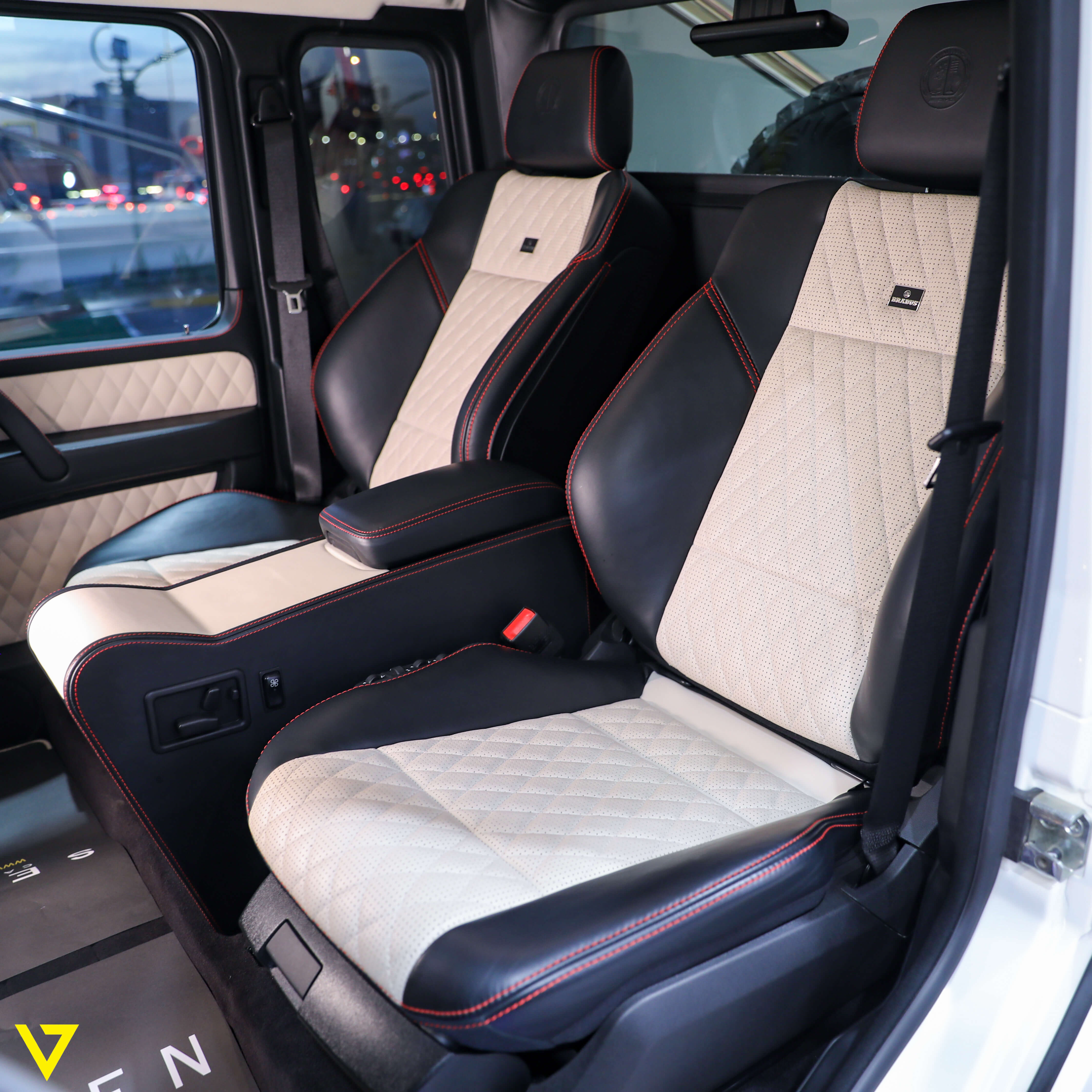 BRABUS G 700 6x6, 13/14