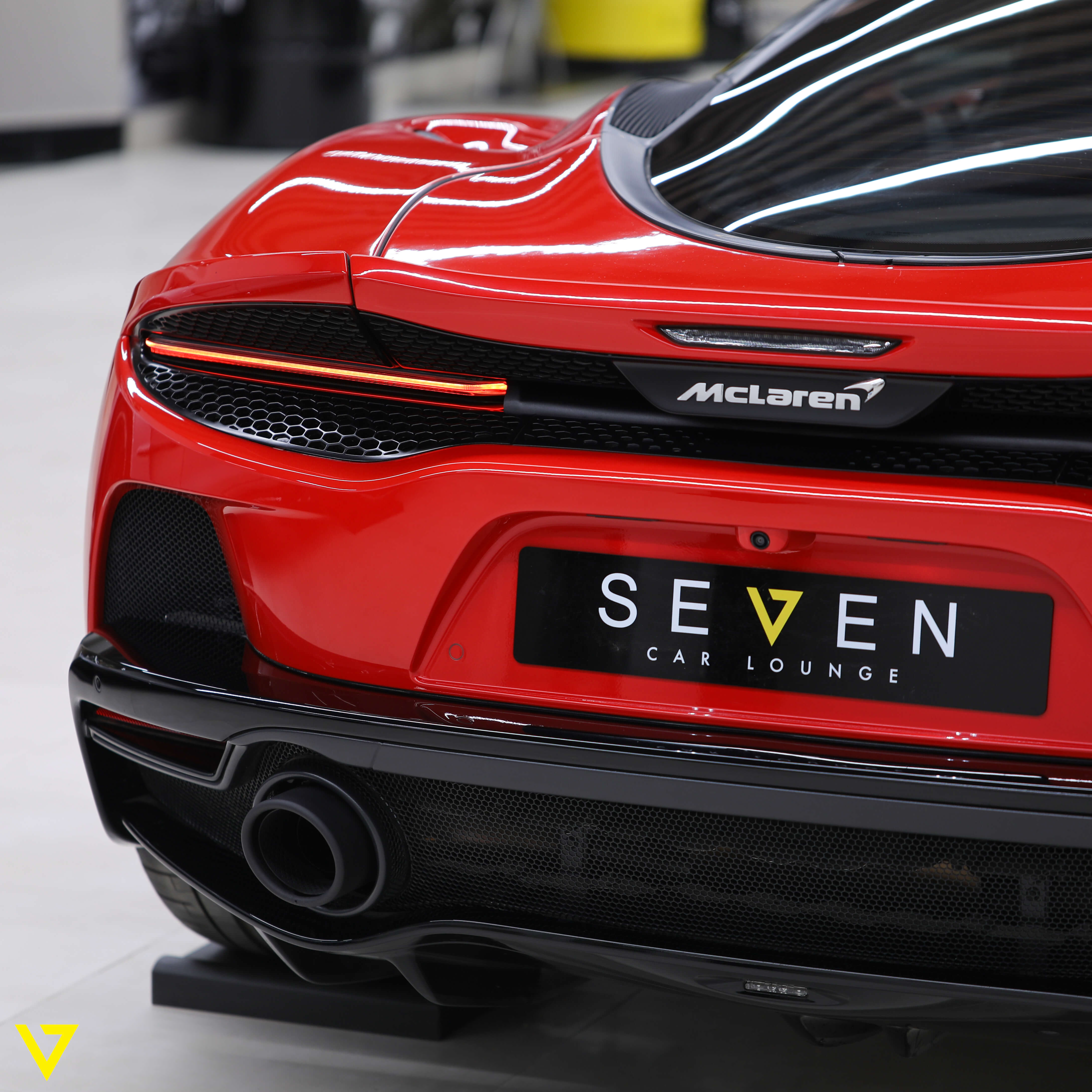 McLaren GT, 10/13