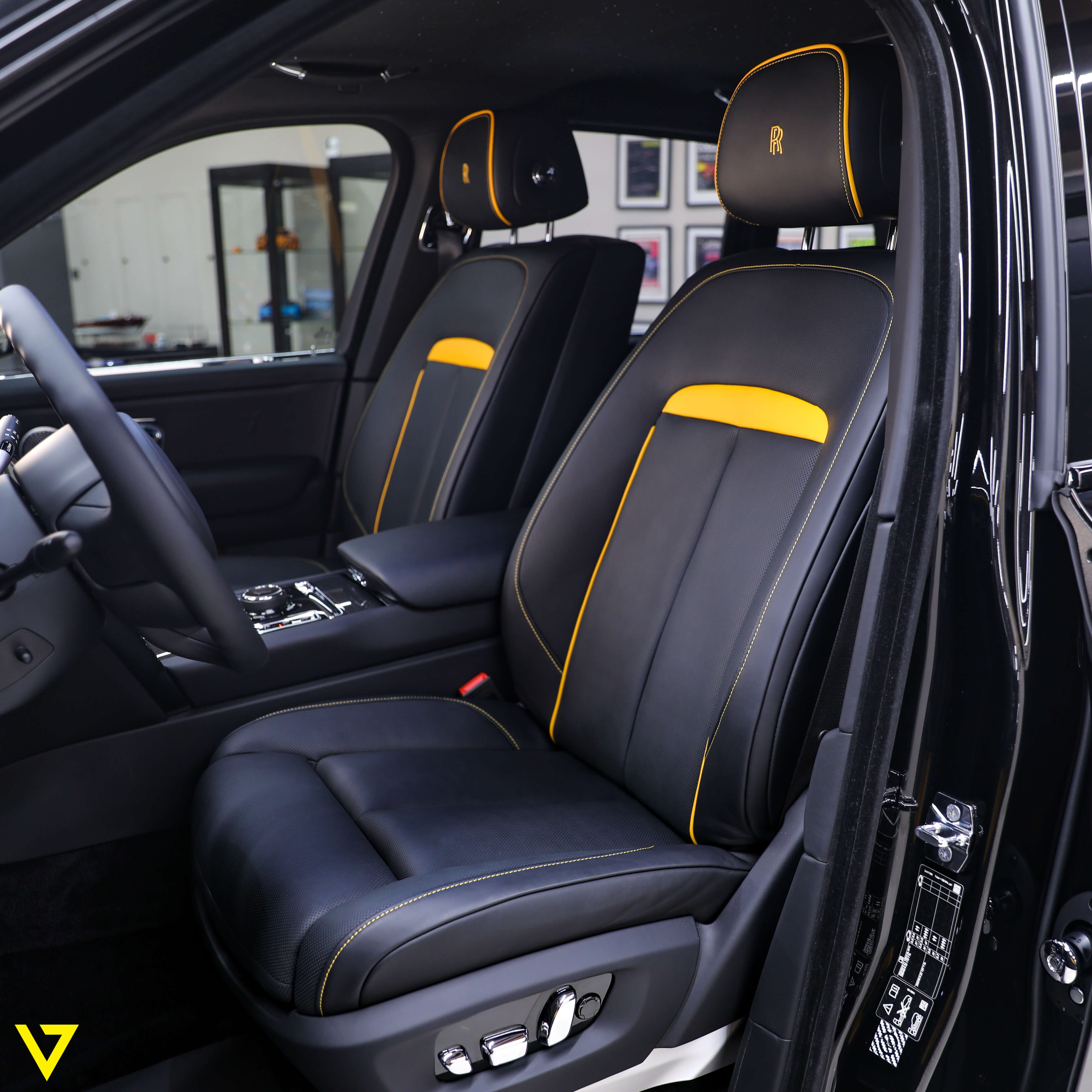 Rolls-Royce Cullinan, 3/14