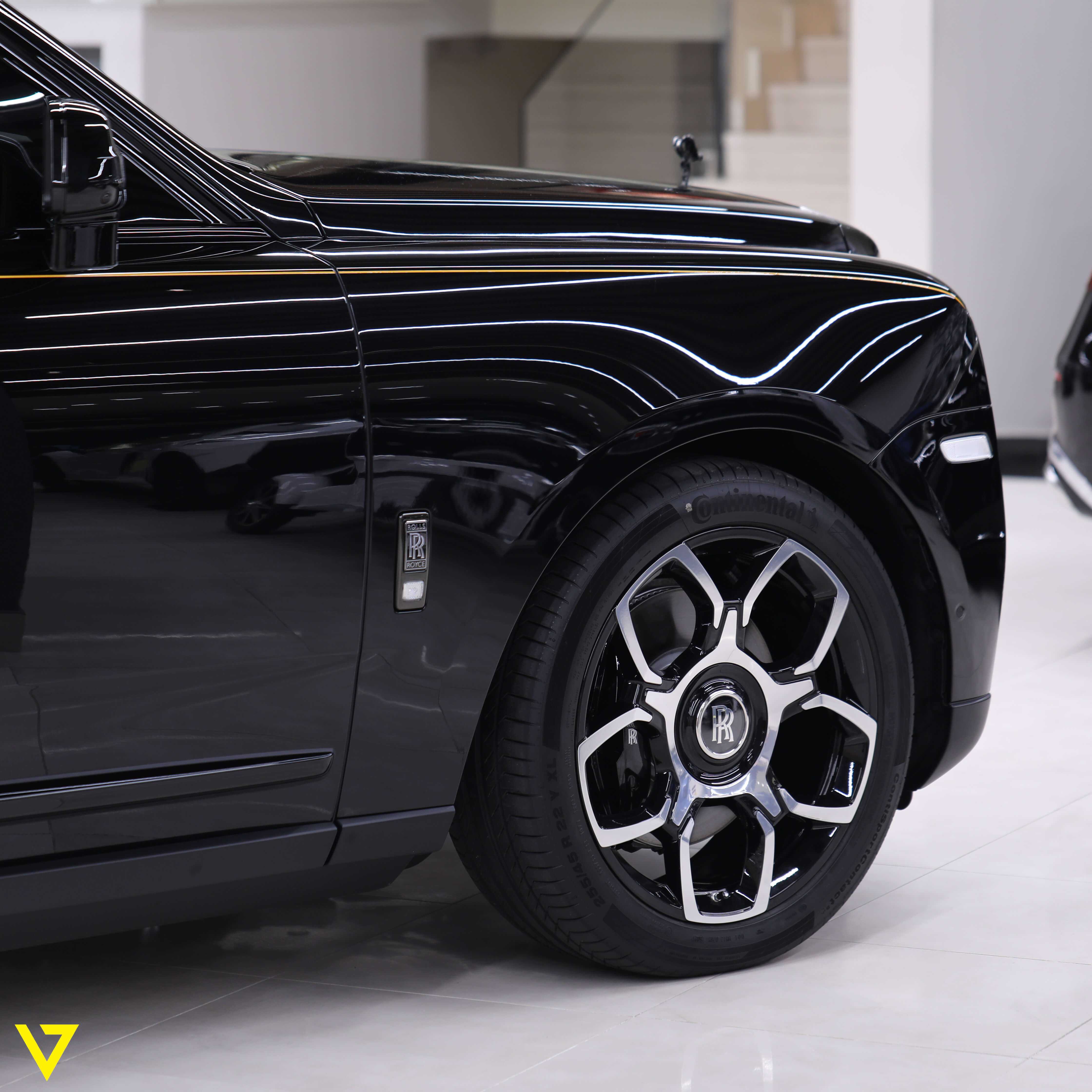 Rolls-Royce Cullinan, 7/14