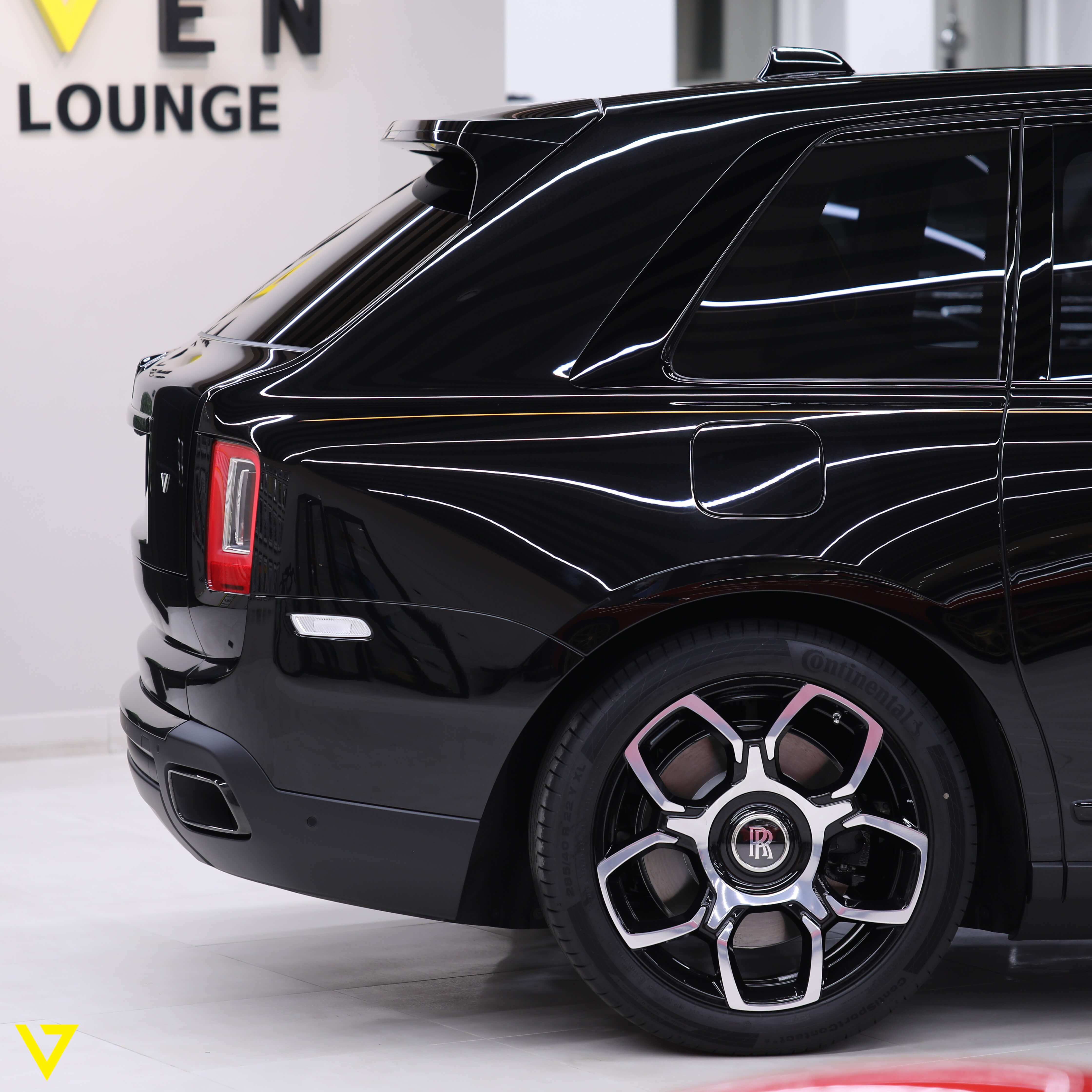 Rolls-Royce Cullinan, 9/14