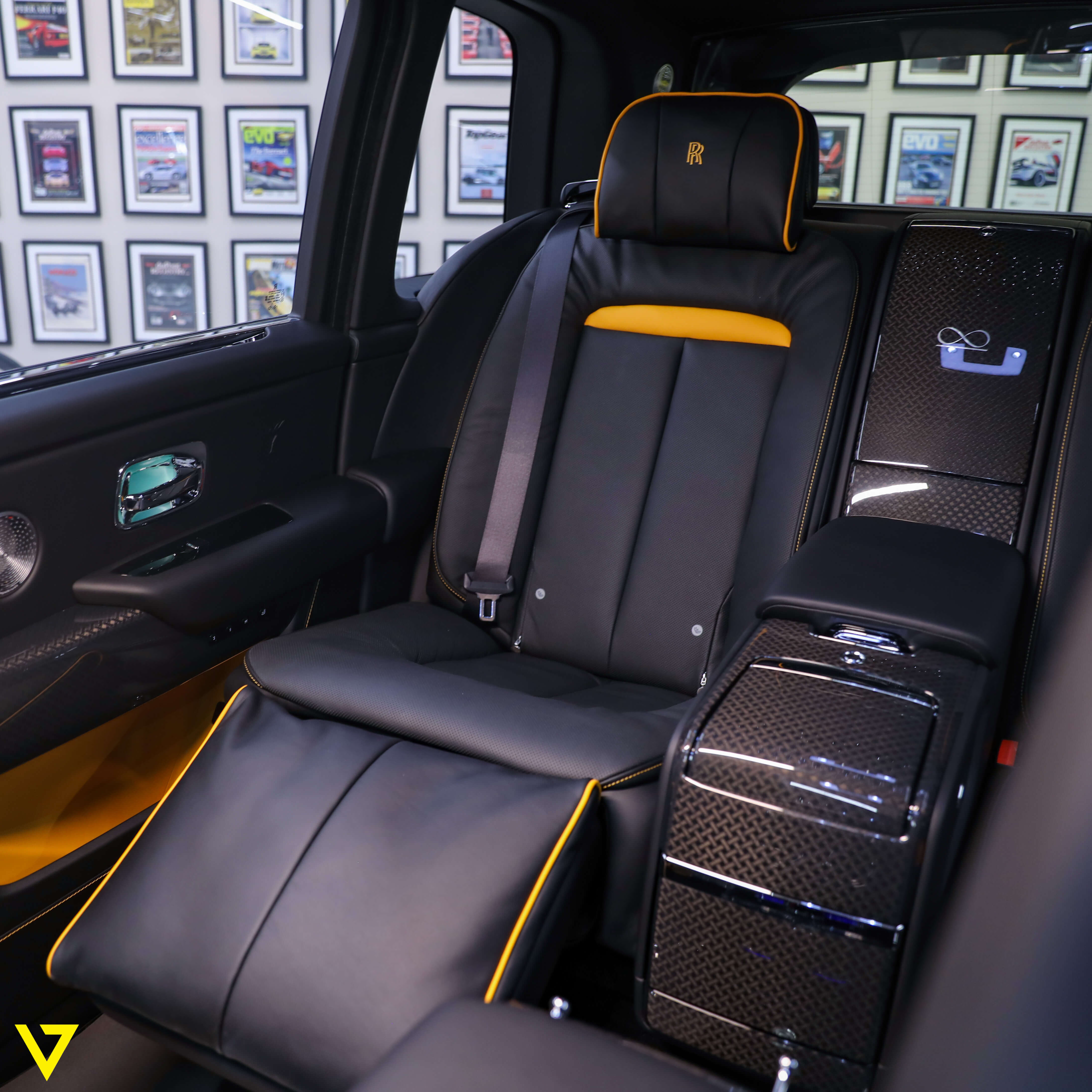 Rolls-Royce Cullinan, 11/14