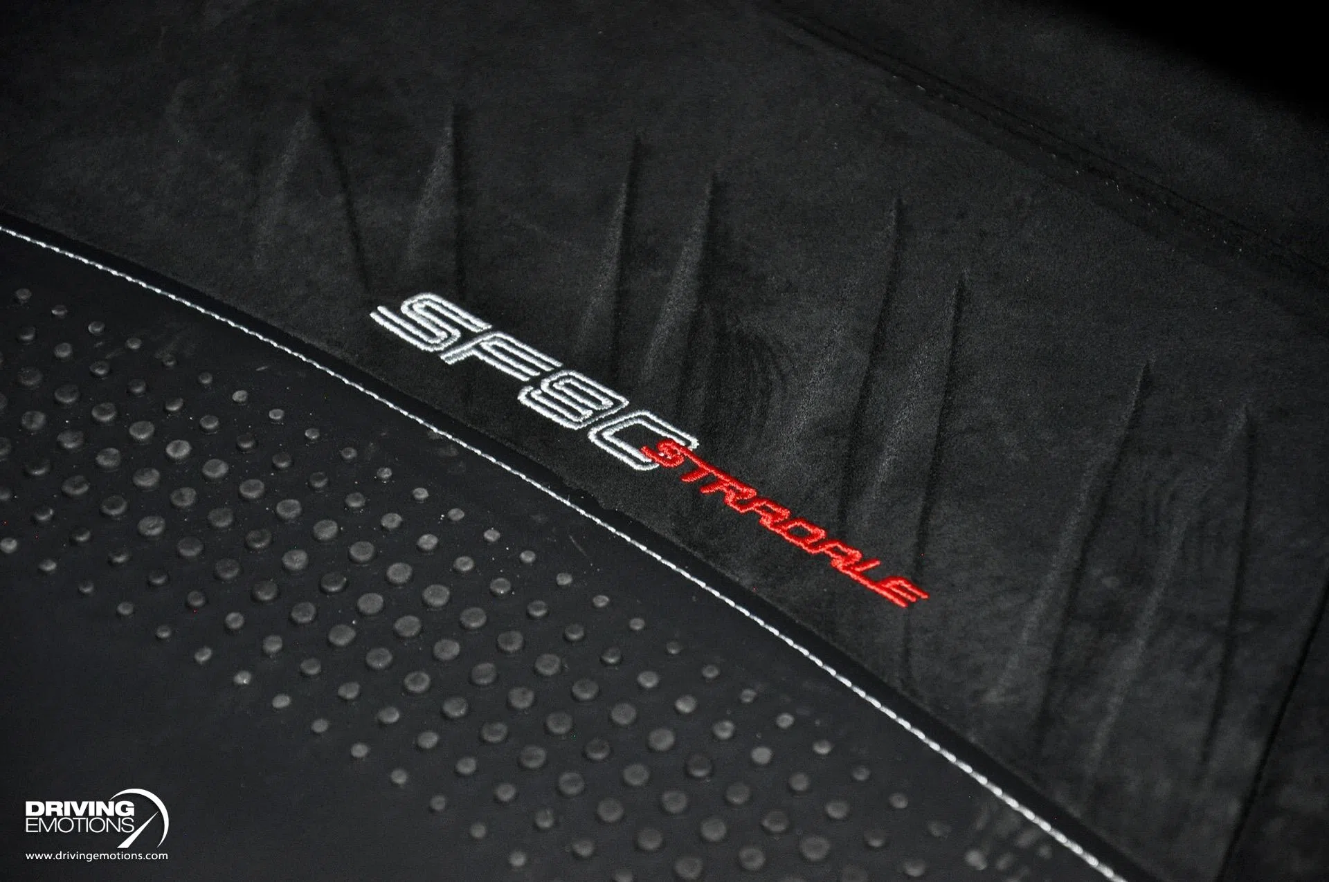 2022 Ferrari SF90 Stradale interior, Nero, Leather