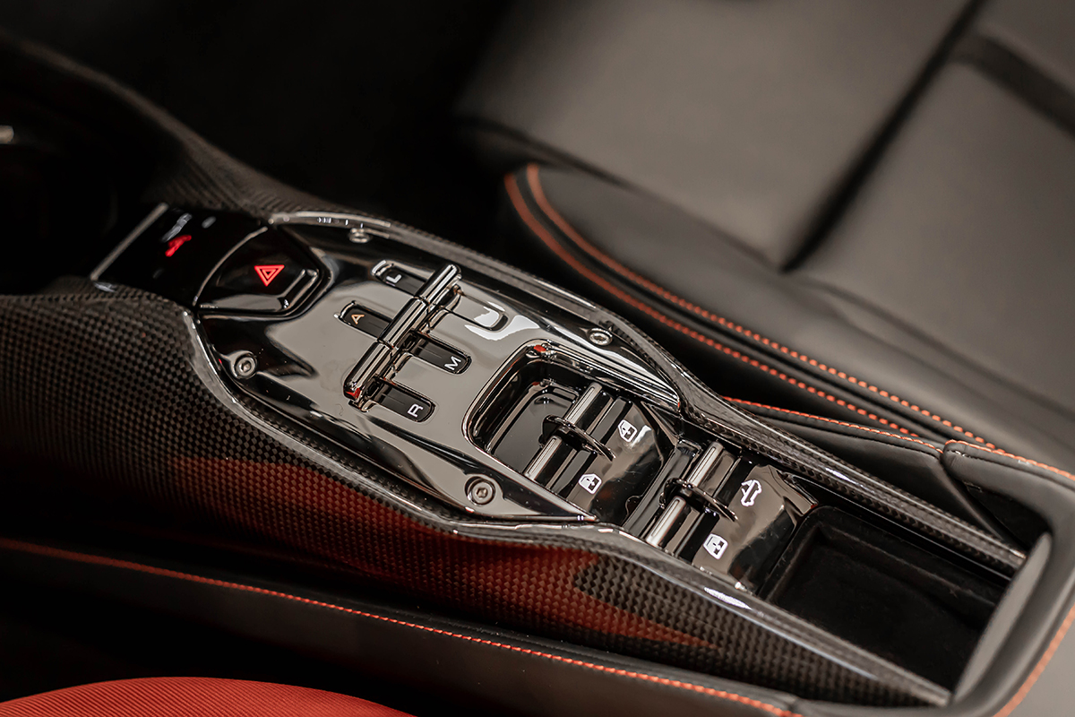 2022 FERRARI SF90 SPIDER, 10/16