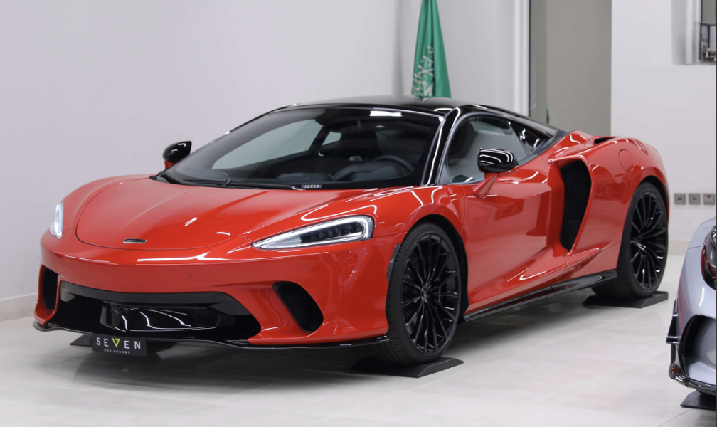 McLaren GT