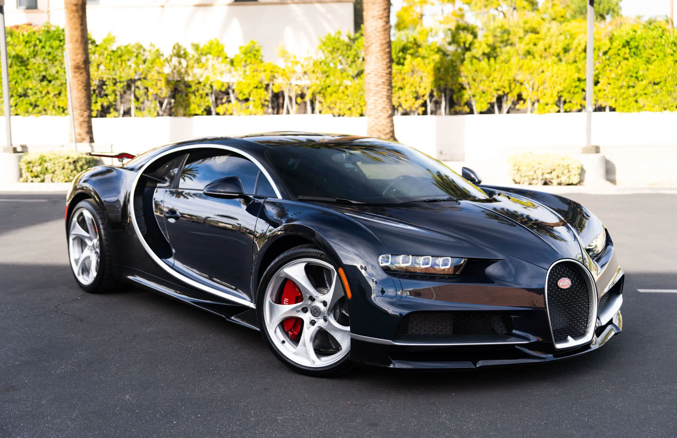 2018 Bugatti Chiron, exterior, Black and Blue Carbon