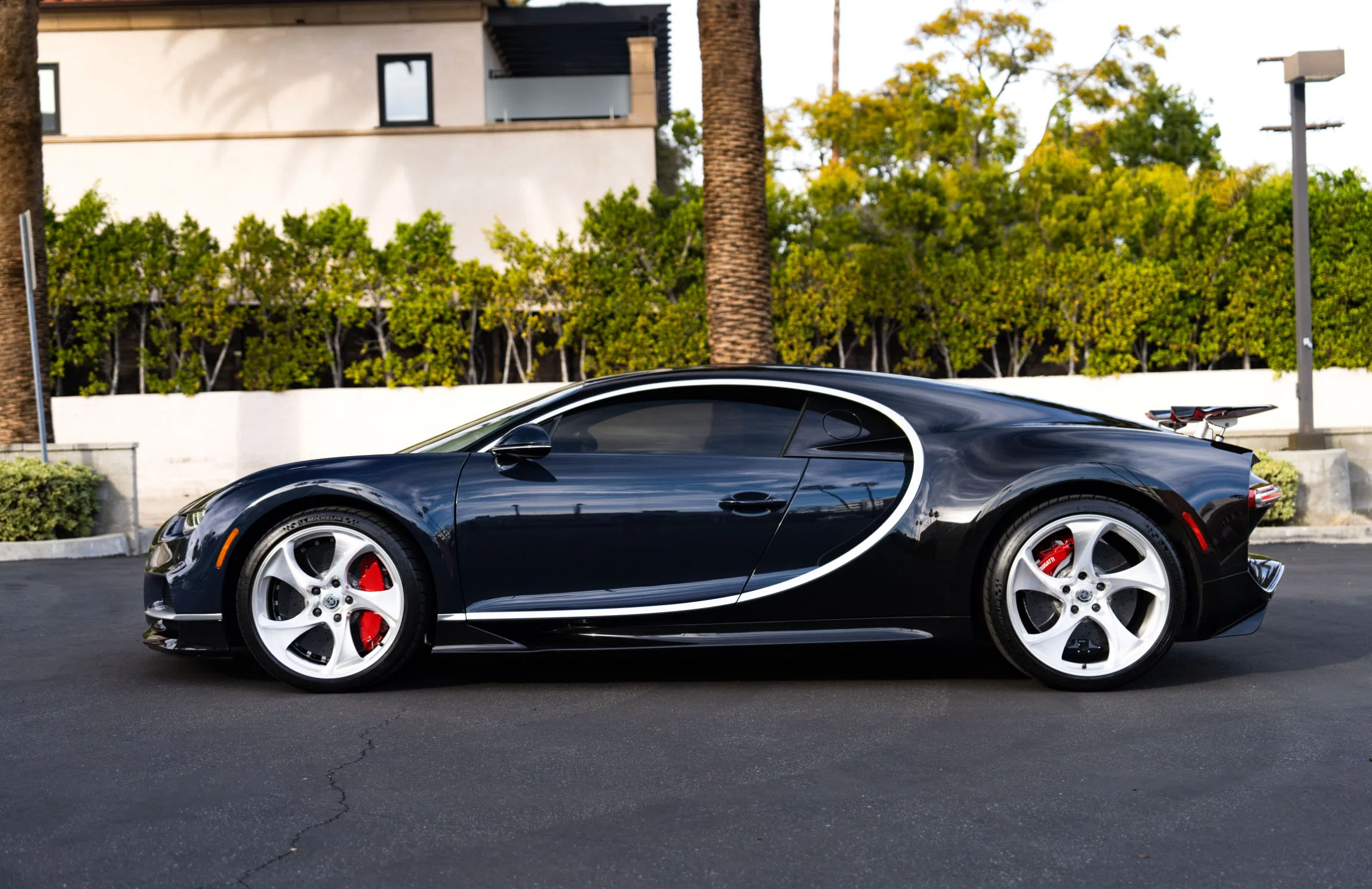 2018 Bugatti Chiron, exterior, Black and Blue Carbon