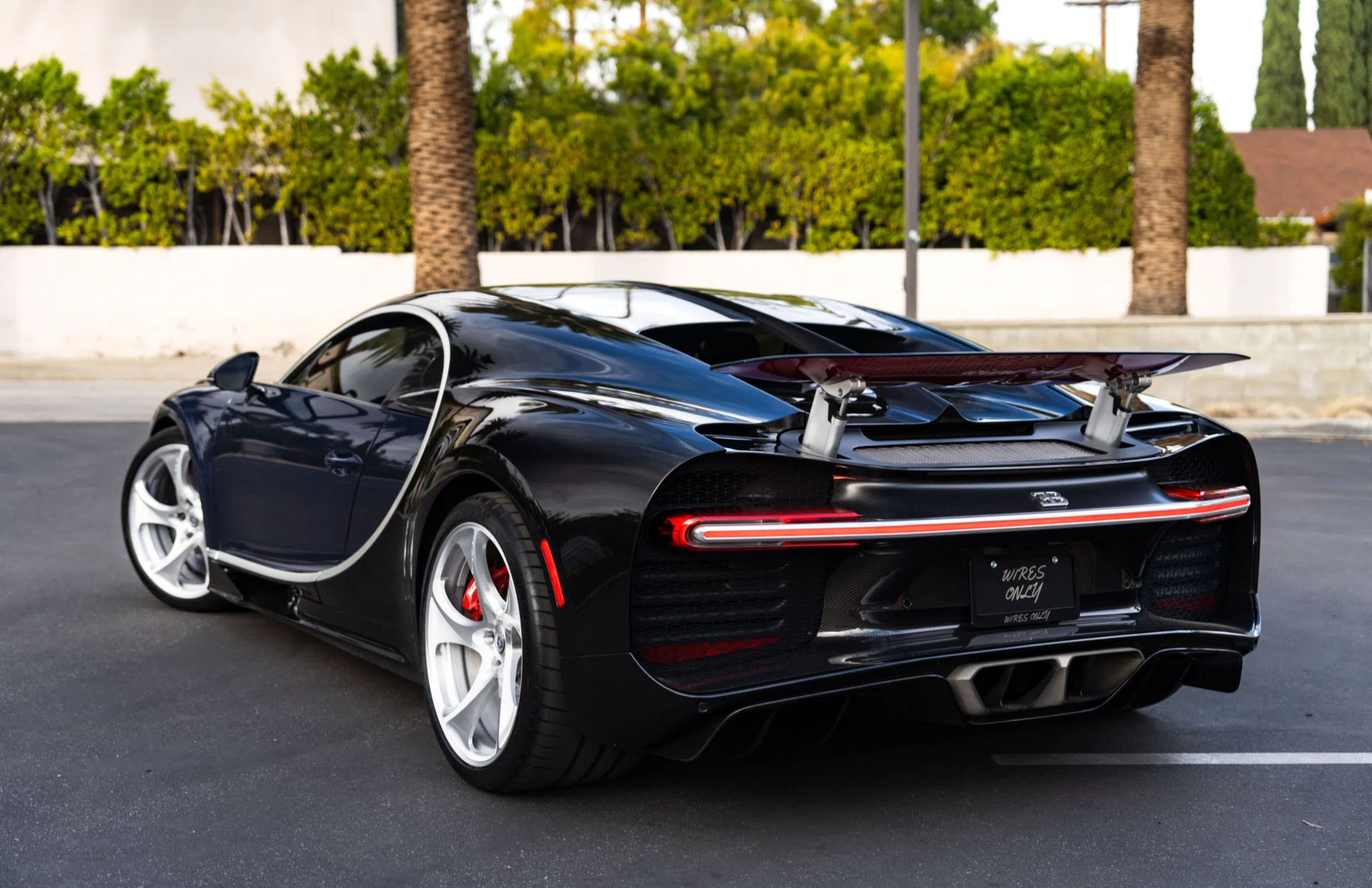 2018 Bugatti Chiron, exterior, Black and Blue Carbon