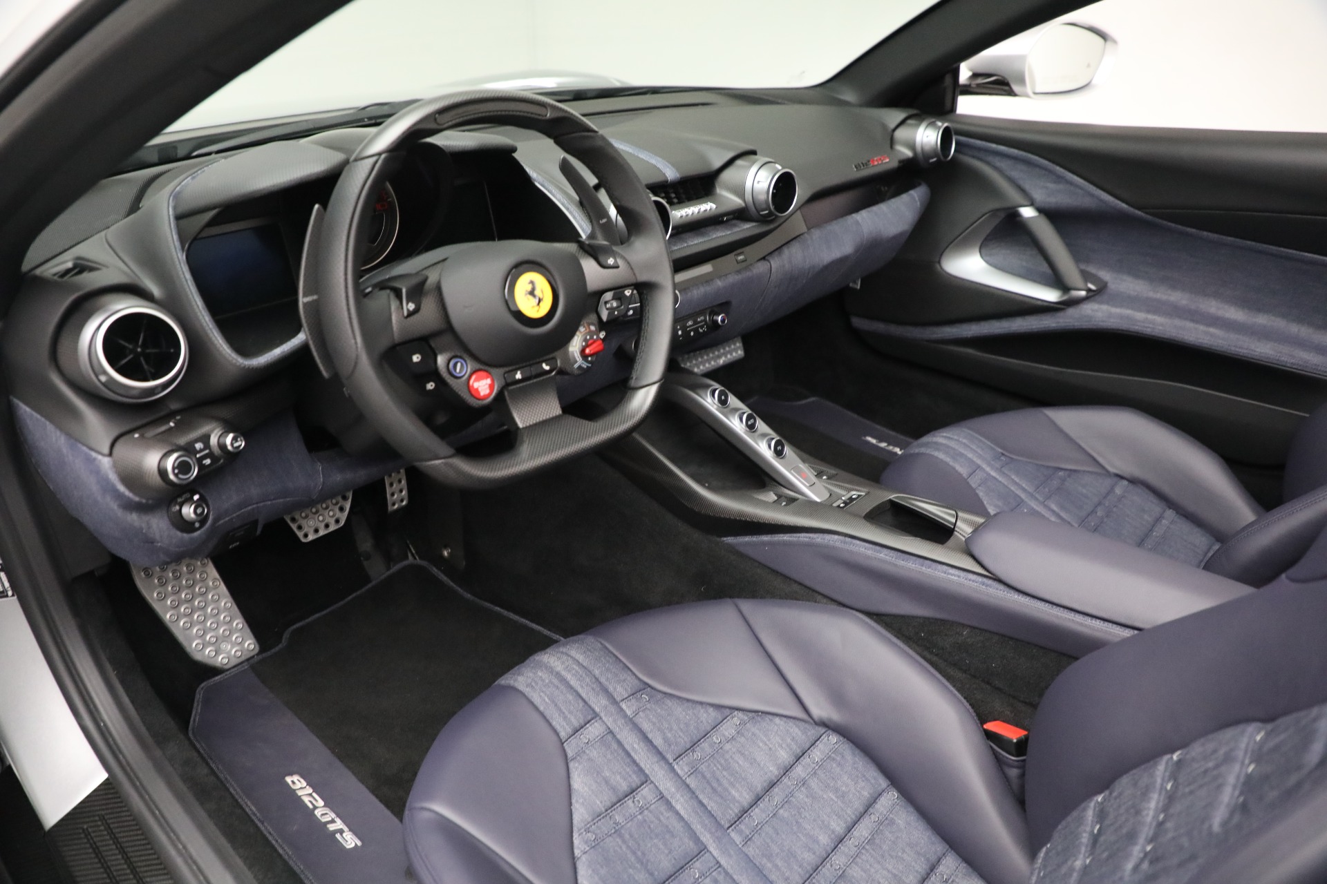 2022 Ferrari 812 GTS, 13/20