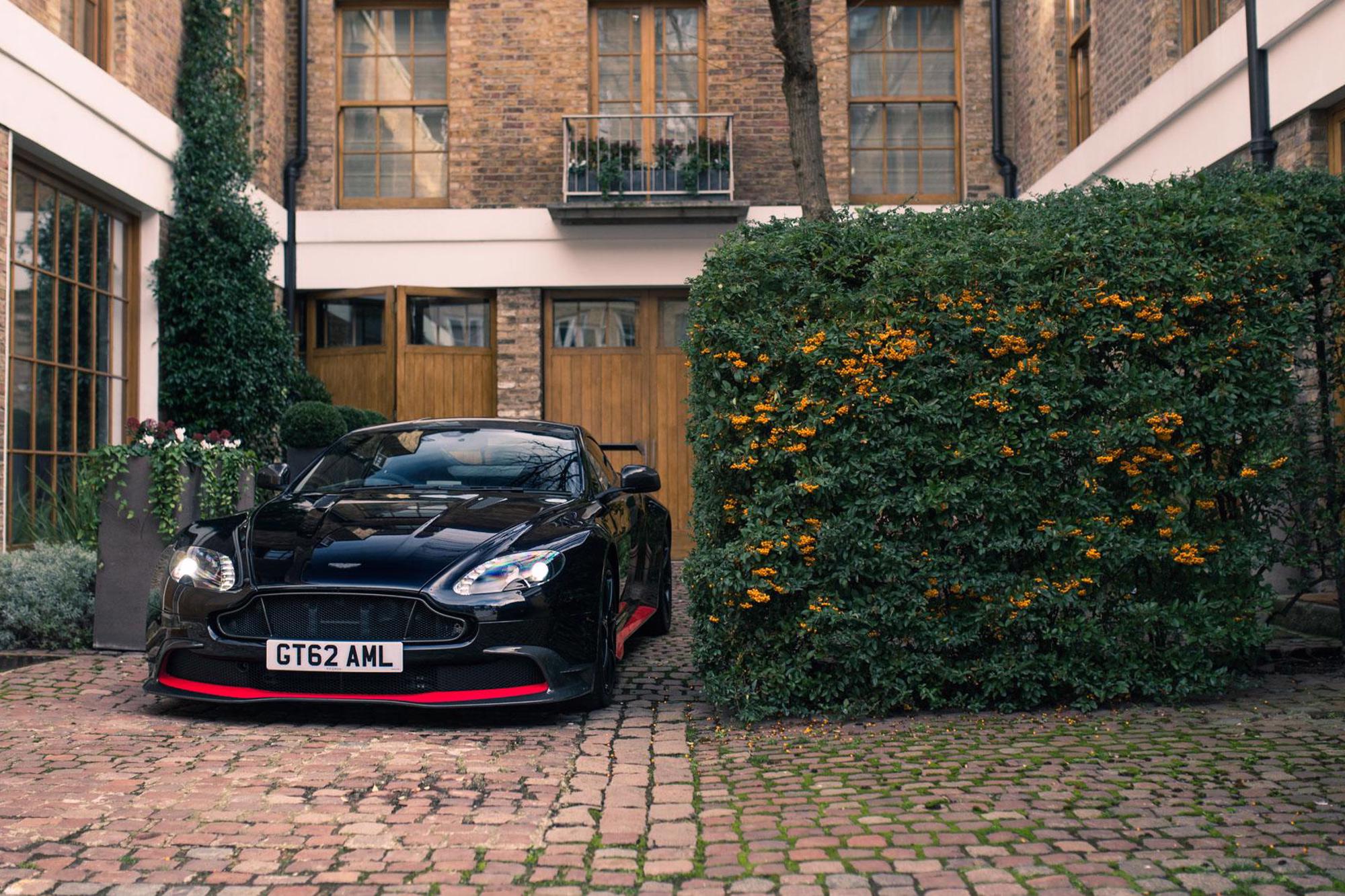 2017 Aston Martin Vantage GT8, 5/14
