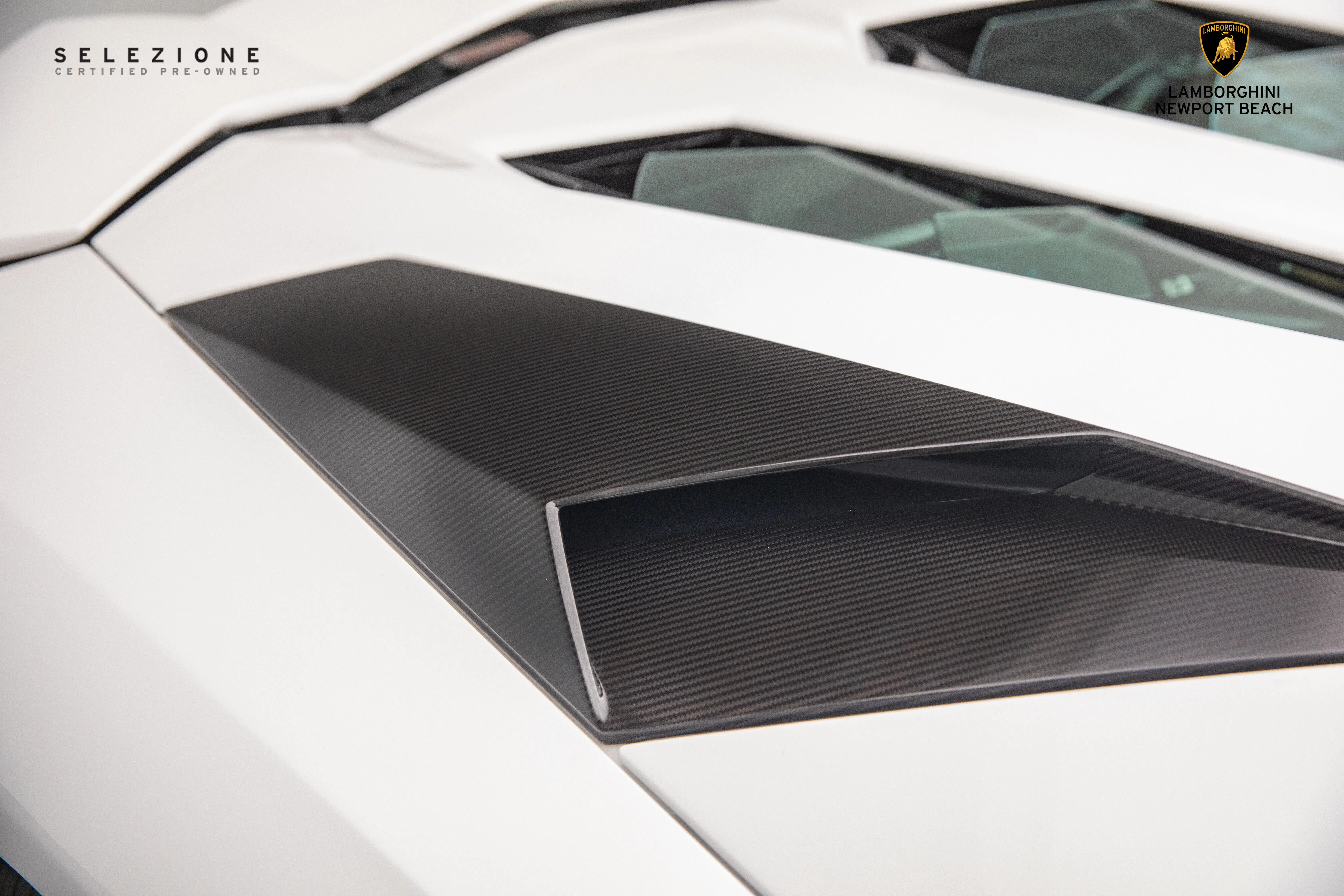 2022 Lamborghini Aventador LP 780-4 Ultimae Roadster for sale, exterior, Bianco Monocerus Metallic