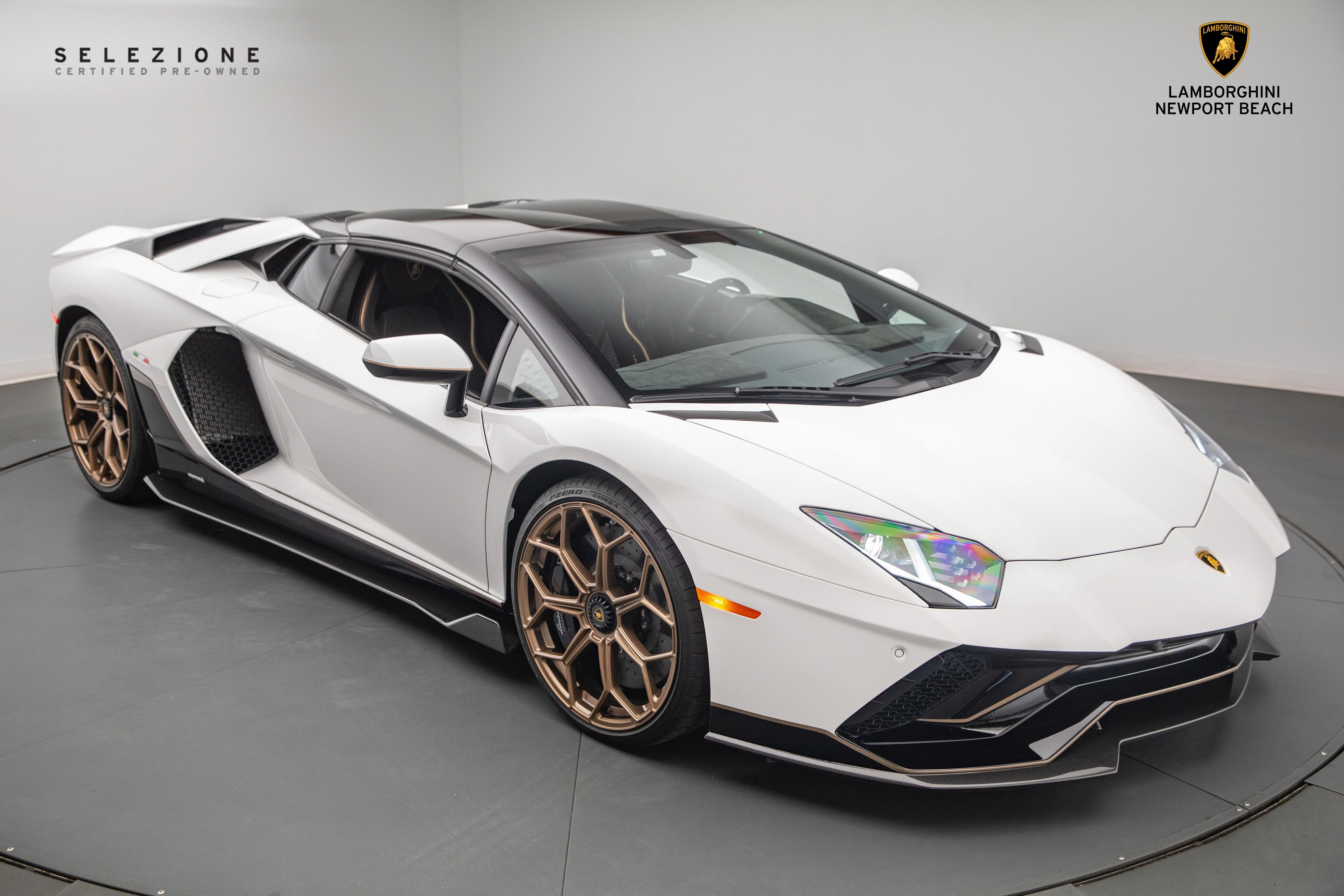 2022 Lamborghini Aventador LP 780-4 Ultimae Roadster for sale, exterior, Bianco Monocerus Metallic