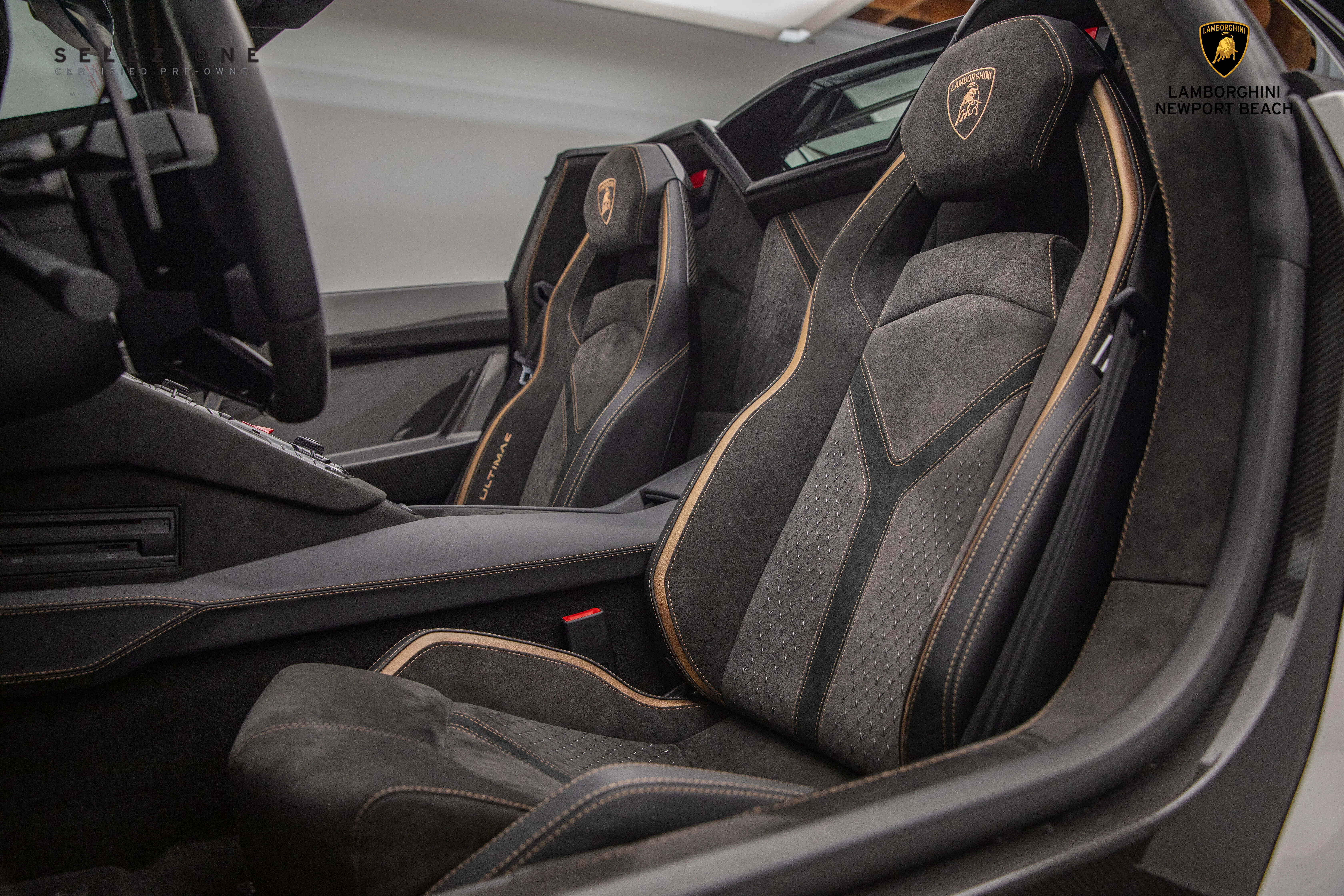 2022 Lamborghini Aventador LP 780-4 Ultimae Roadster interior, seats, Nero Cosmus