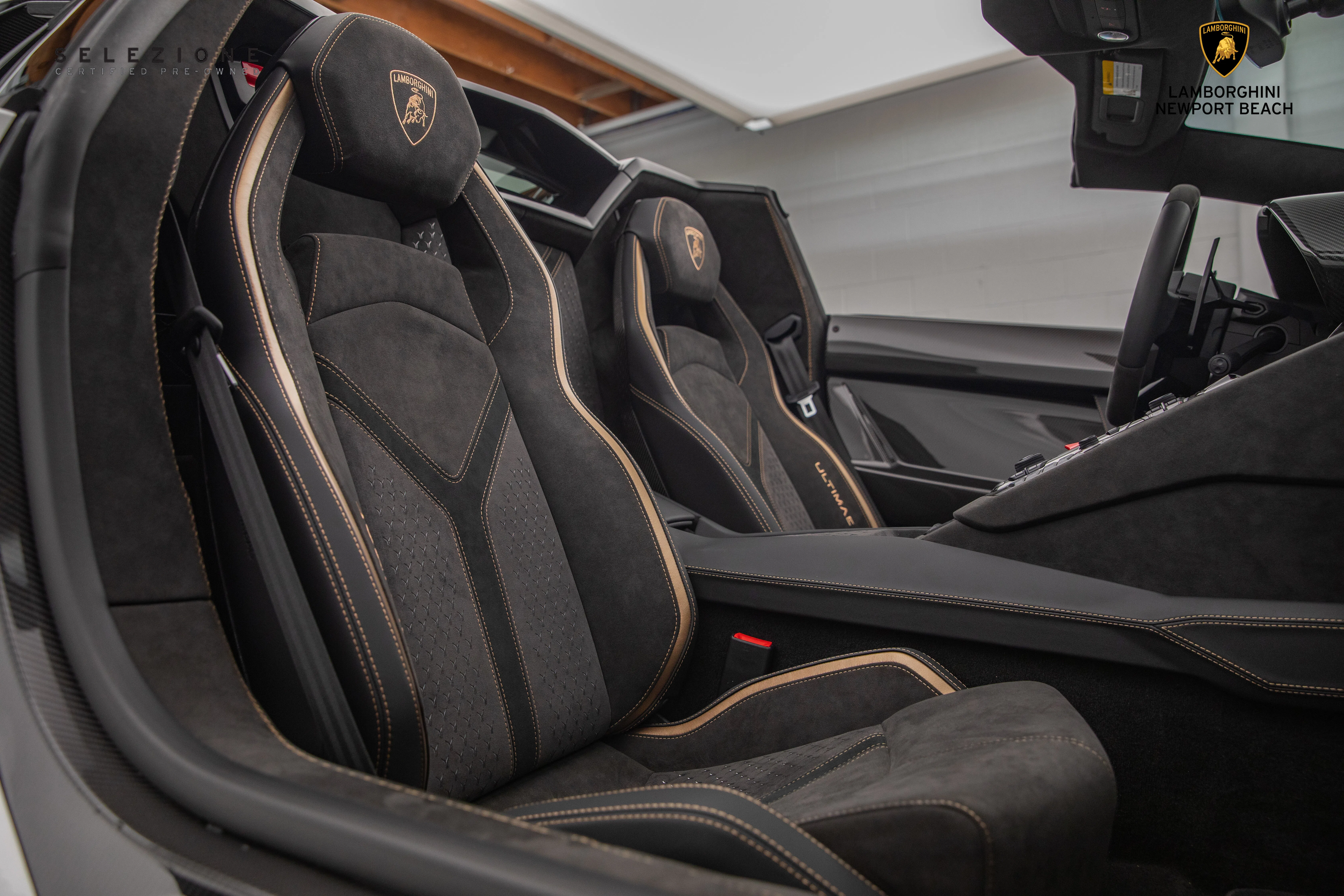 2022 Lamborghini Aventador LP 780-4 Ultimae Roadster interior, seats, Nero Cosmus