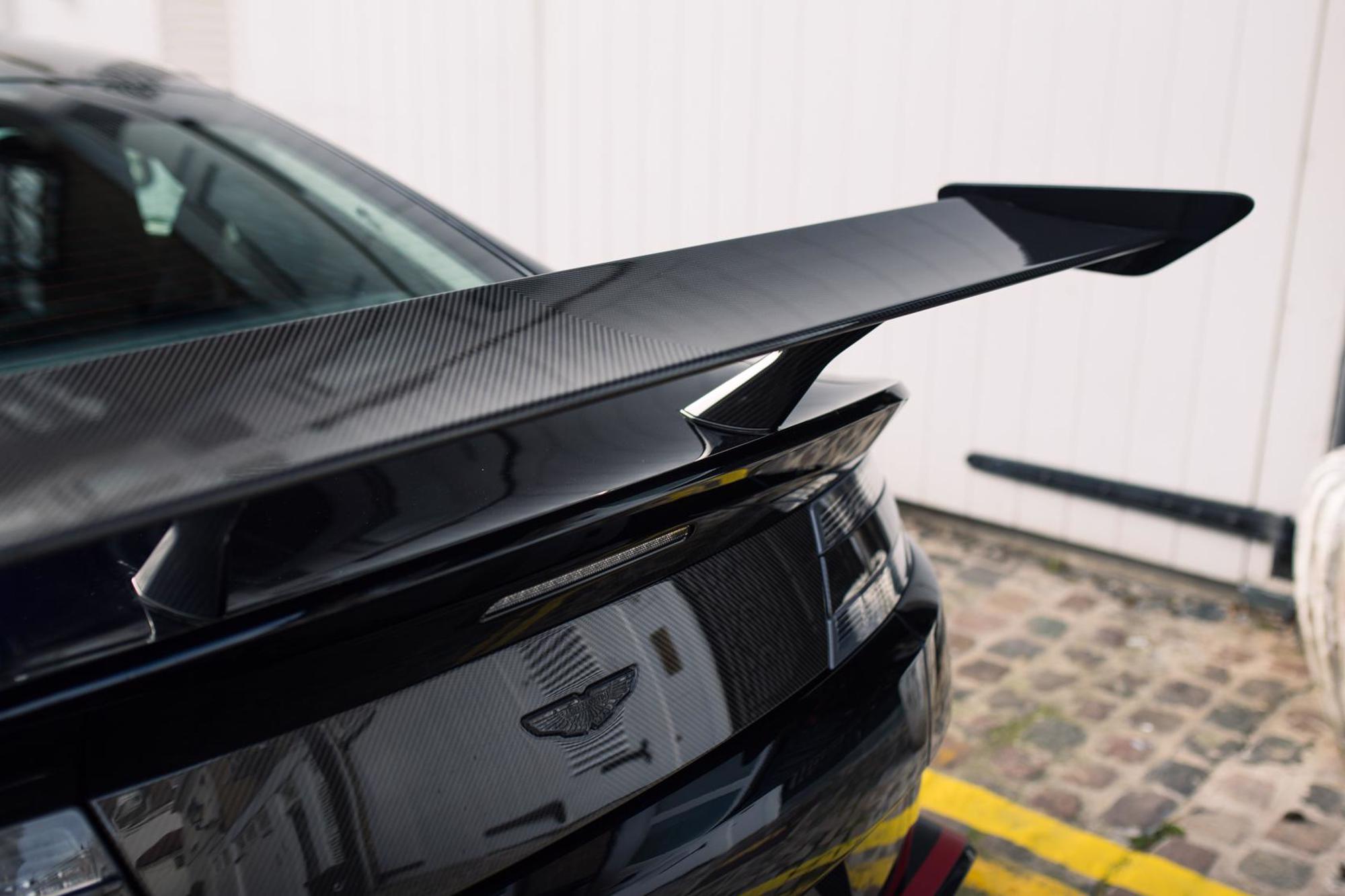 2017 Aston Martin Vantage GT8, 9/14