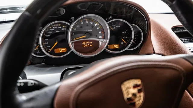 2005 Porsche Carrera GT, 9/17