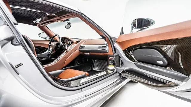 2005 Porsche Carrera GT, 10/17