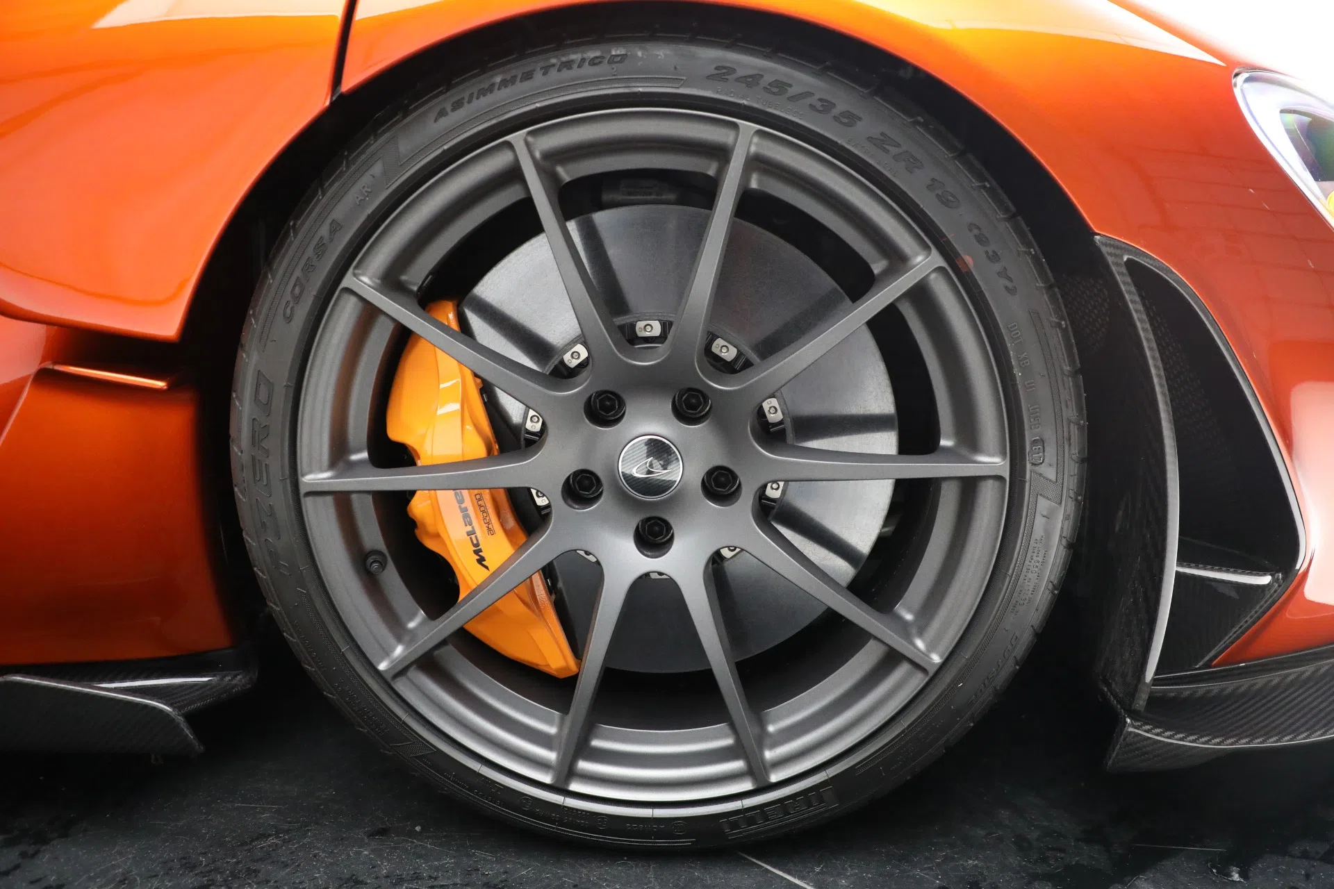 2015 McLaren P1 wheel