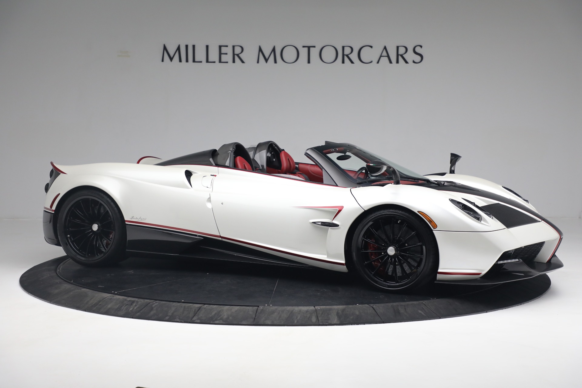2017 Pagani Huayra Roadster, 29/32