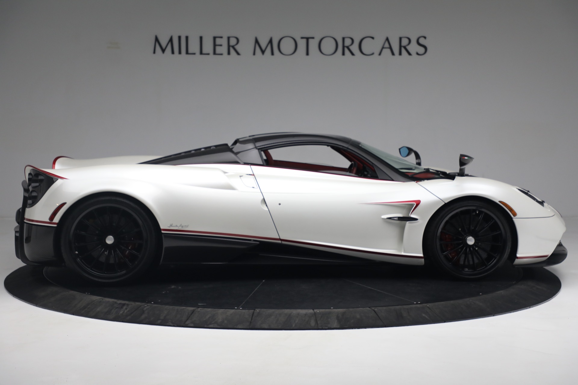 2017 Pagani Huayra Roadster, 31/32