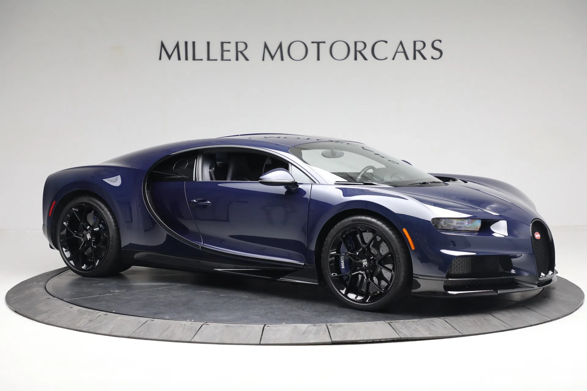 2018 Bugatti Chiron, side profile, Blue Carbon