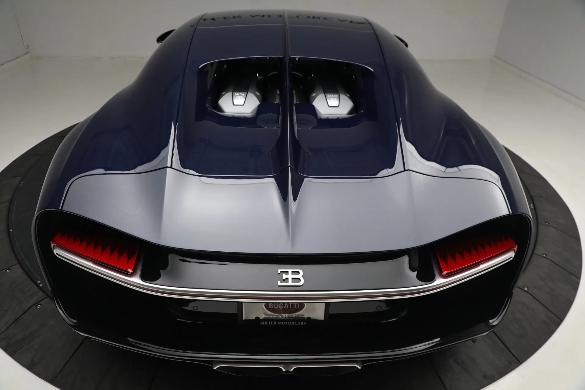 2018 Bugatti Chiron for sale, exterior, Blue Carbon