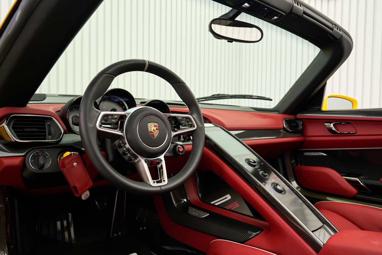 2015 Porsche 918 Spyder, 9/16