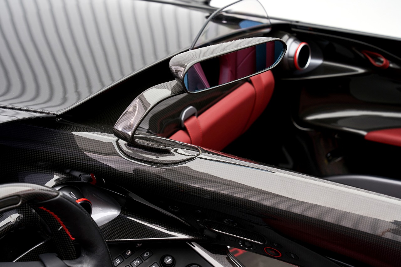 2021 Ferrari Monza SP2, 16/18