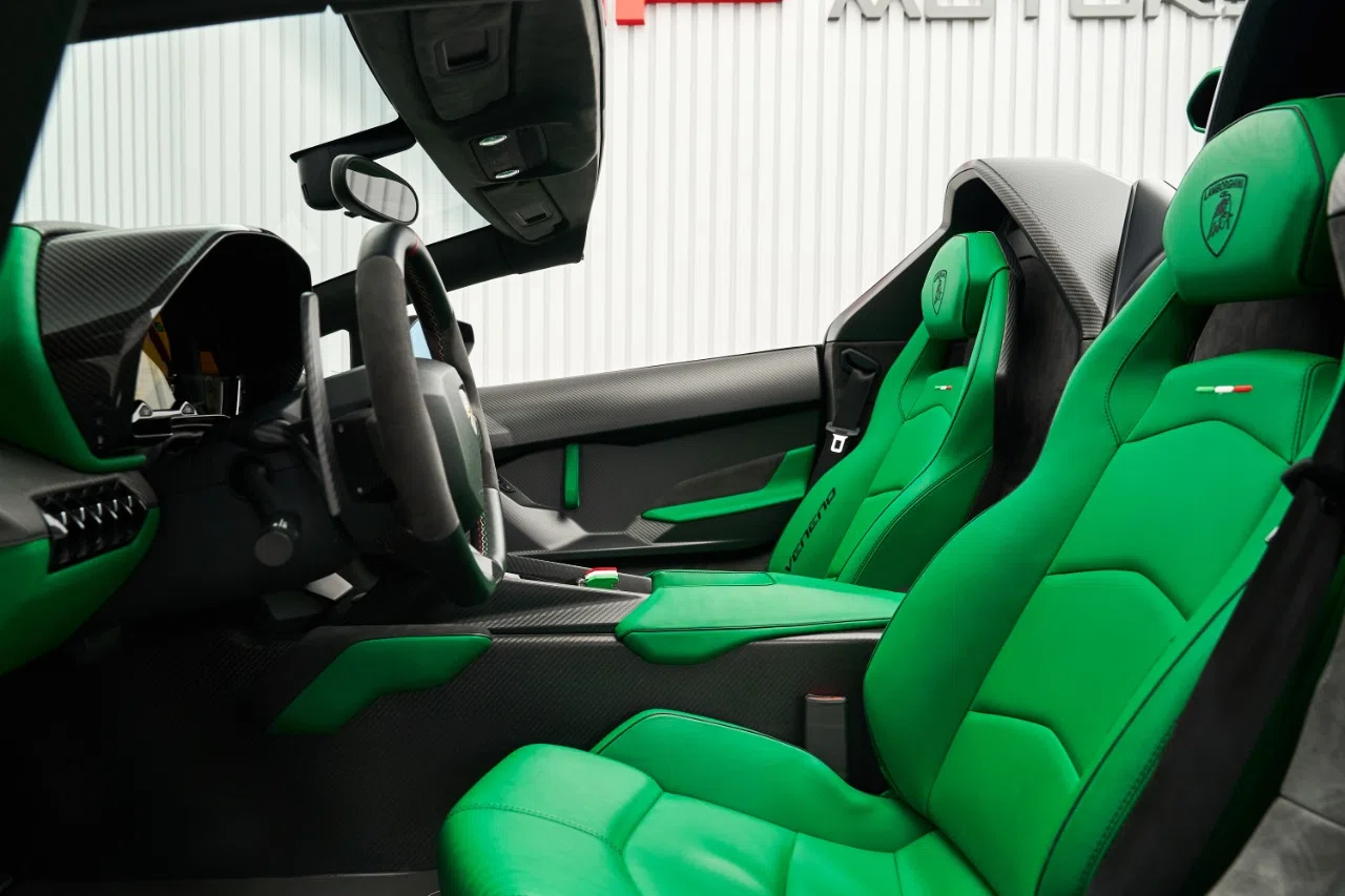 2015 Lamborghini VENENO ROADSTER interior, seats