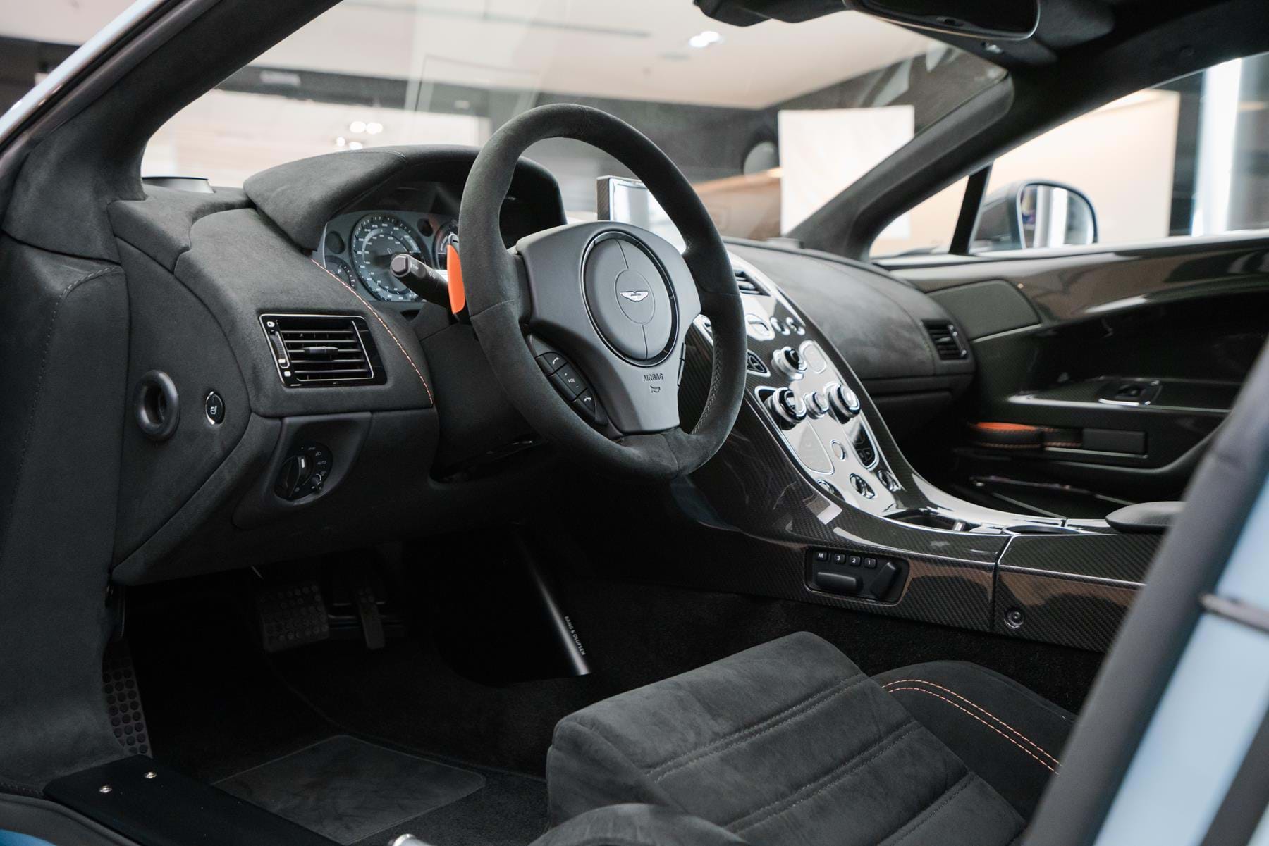 2018 Aston Martin GT12, 2/10