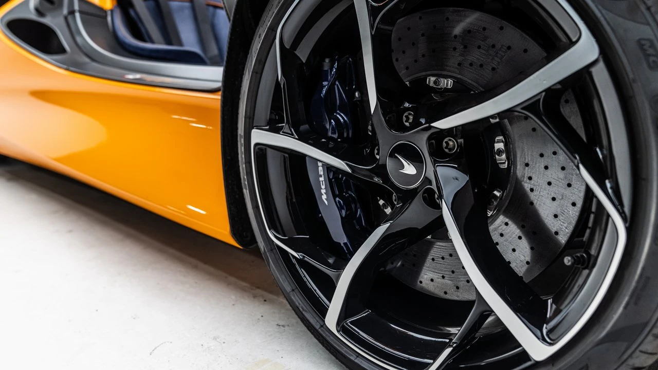 2021 McLaren Elva Roadster, 14/18