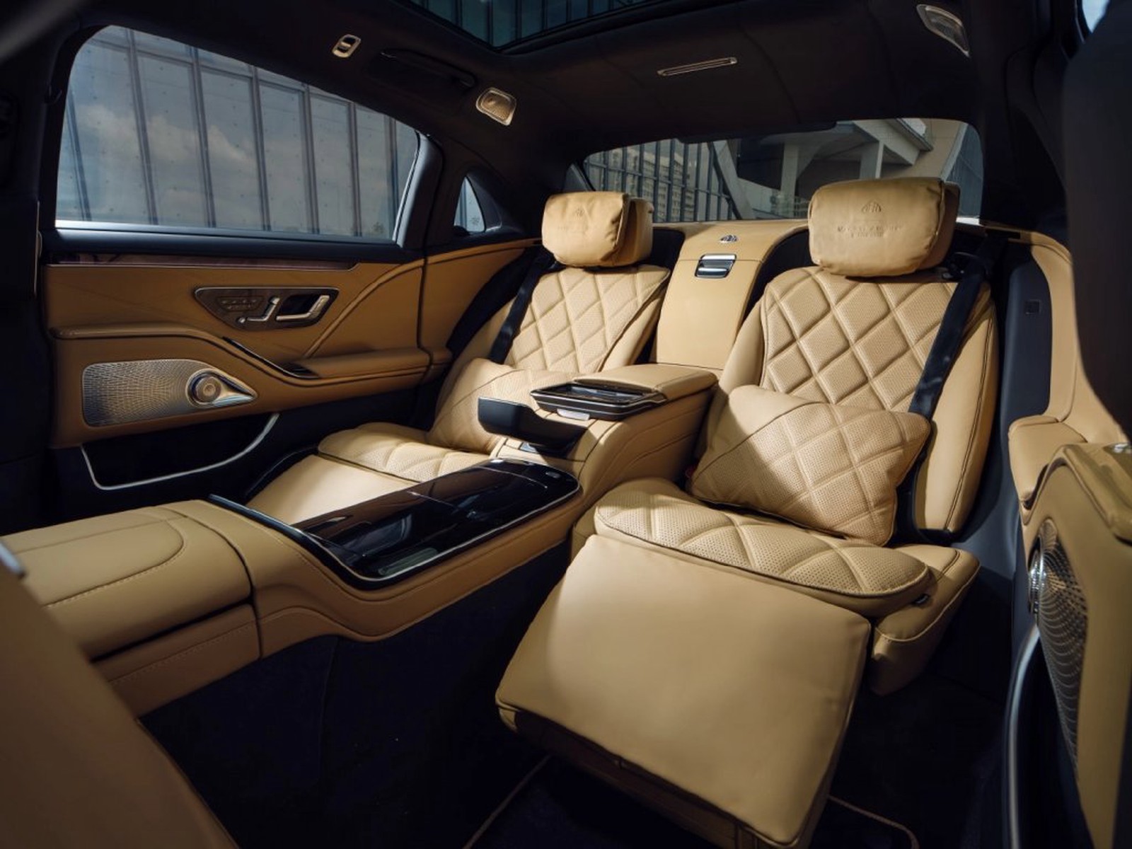 2022 Mercedes-Maybach S680 4M VIRGIL ABLOH, 7/10