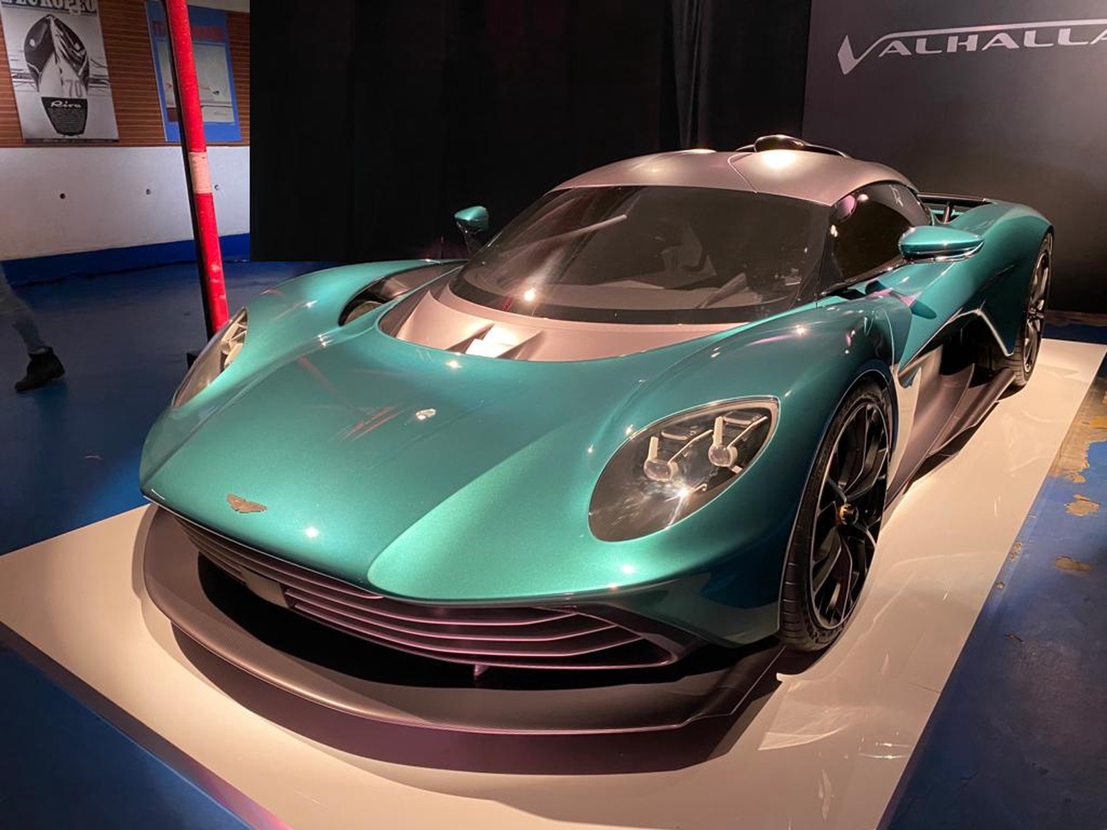 Aston Martin Valhalla