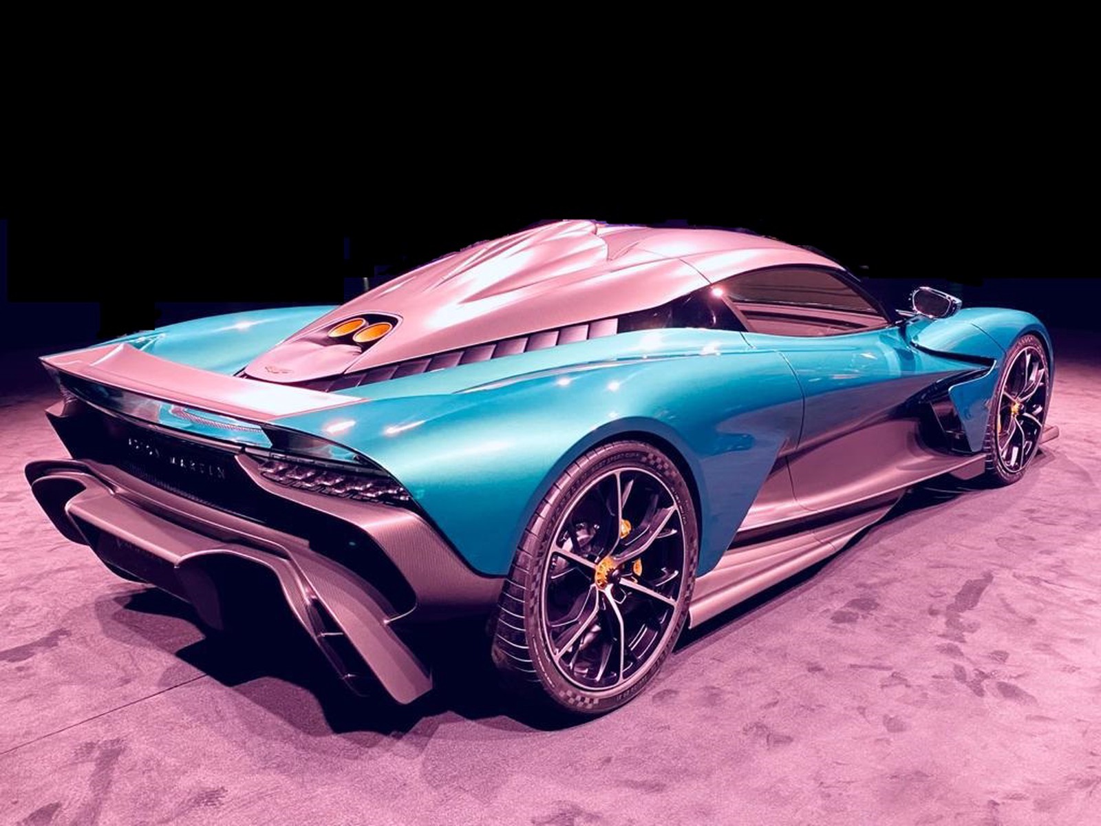 Aston Martin Valhalla, 7/8