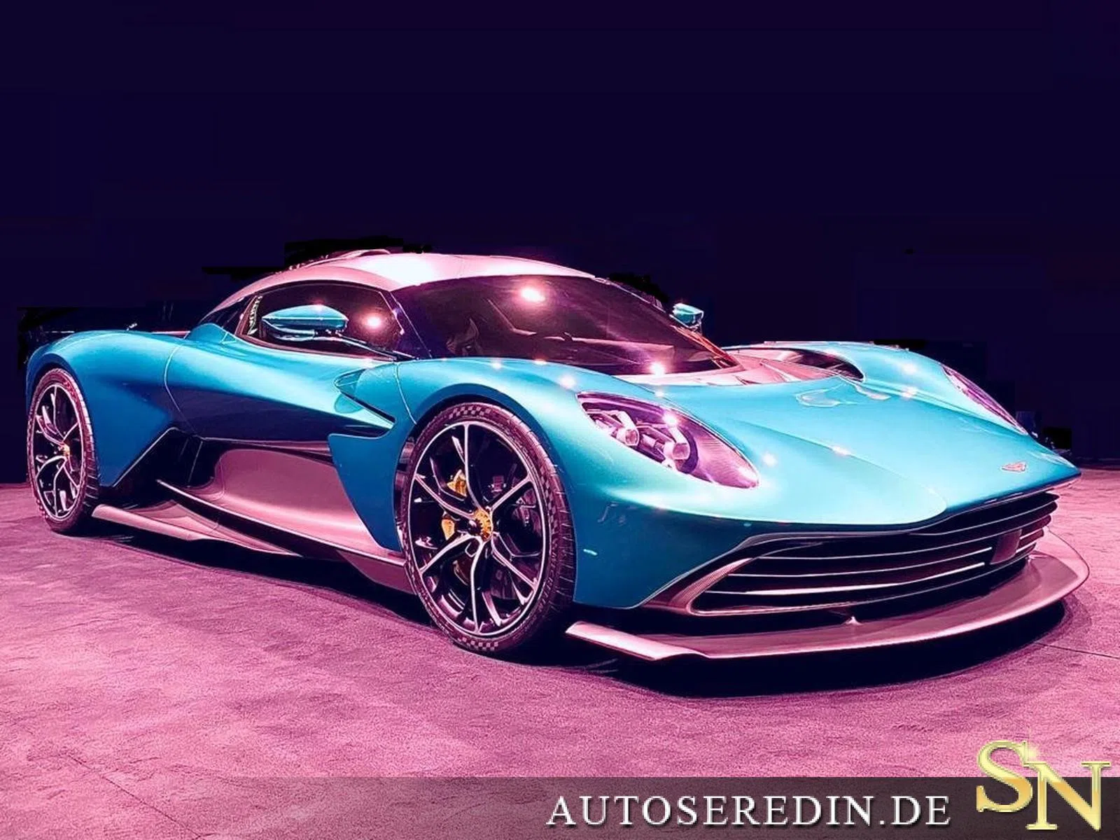 Aston Martin Valhalla for sale, exterior, Grün | metallic